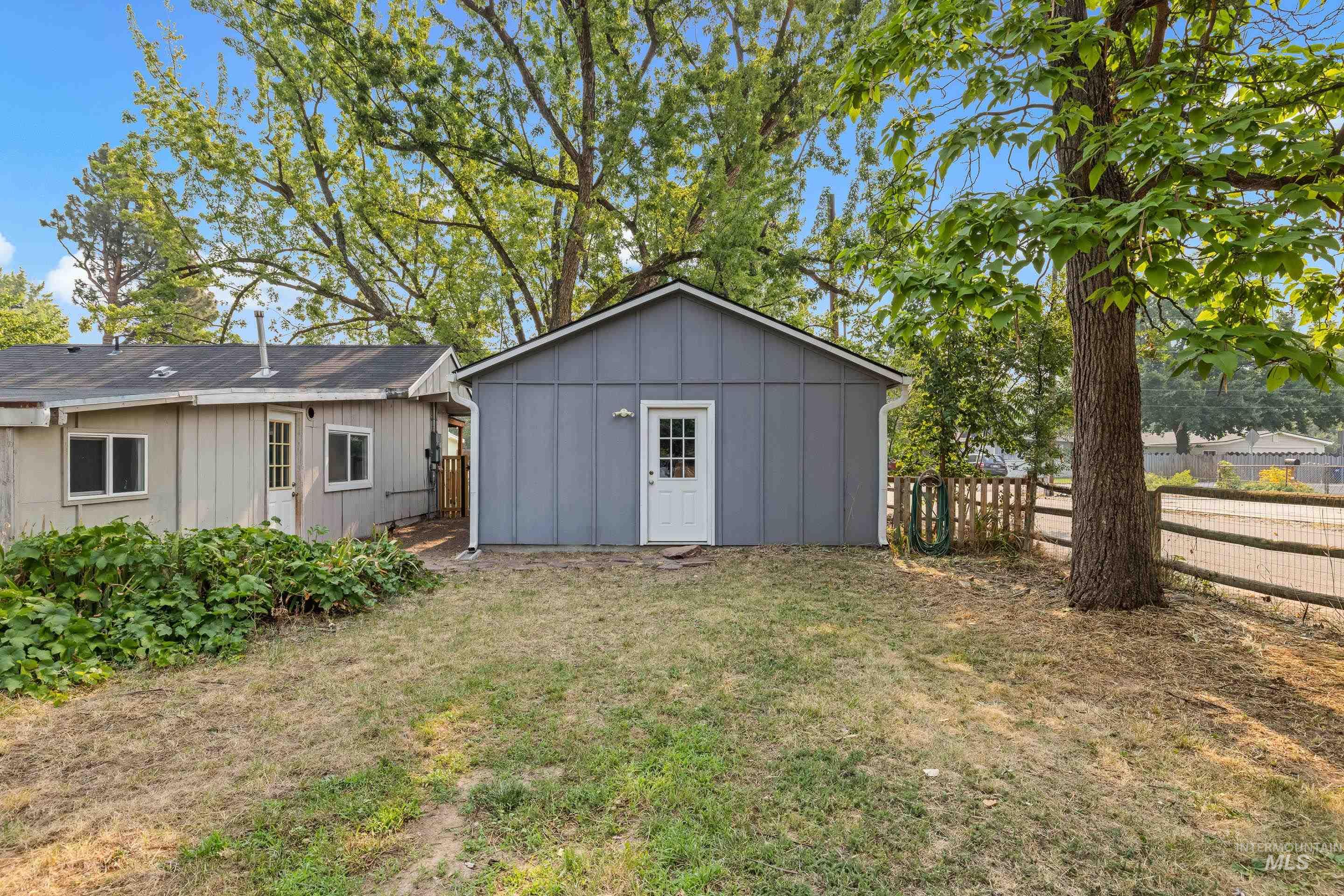 2505 S Annett St Property Photo 34