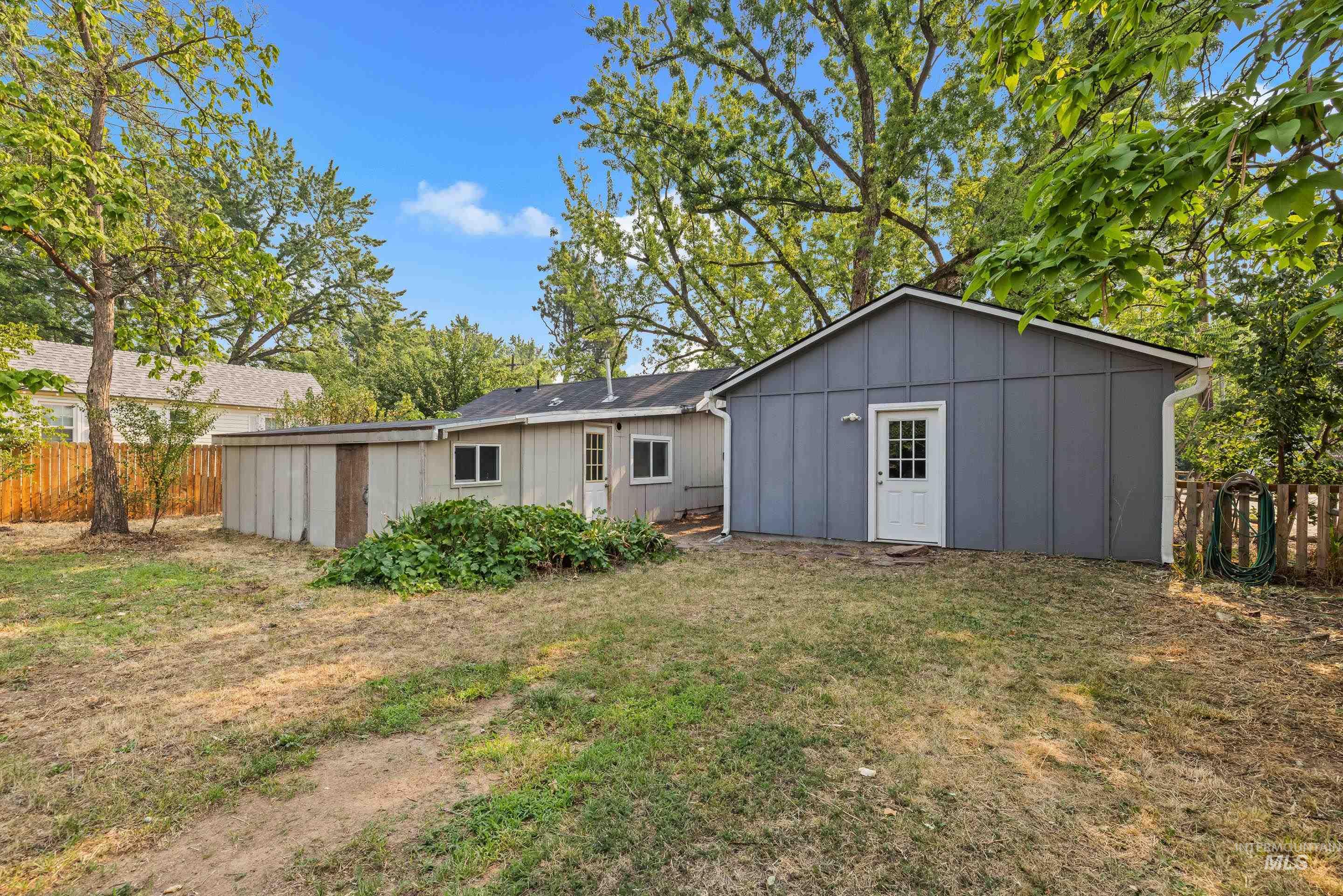 2505 S Annett St Property Photo 35