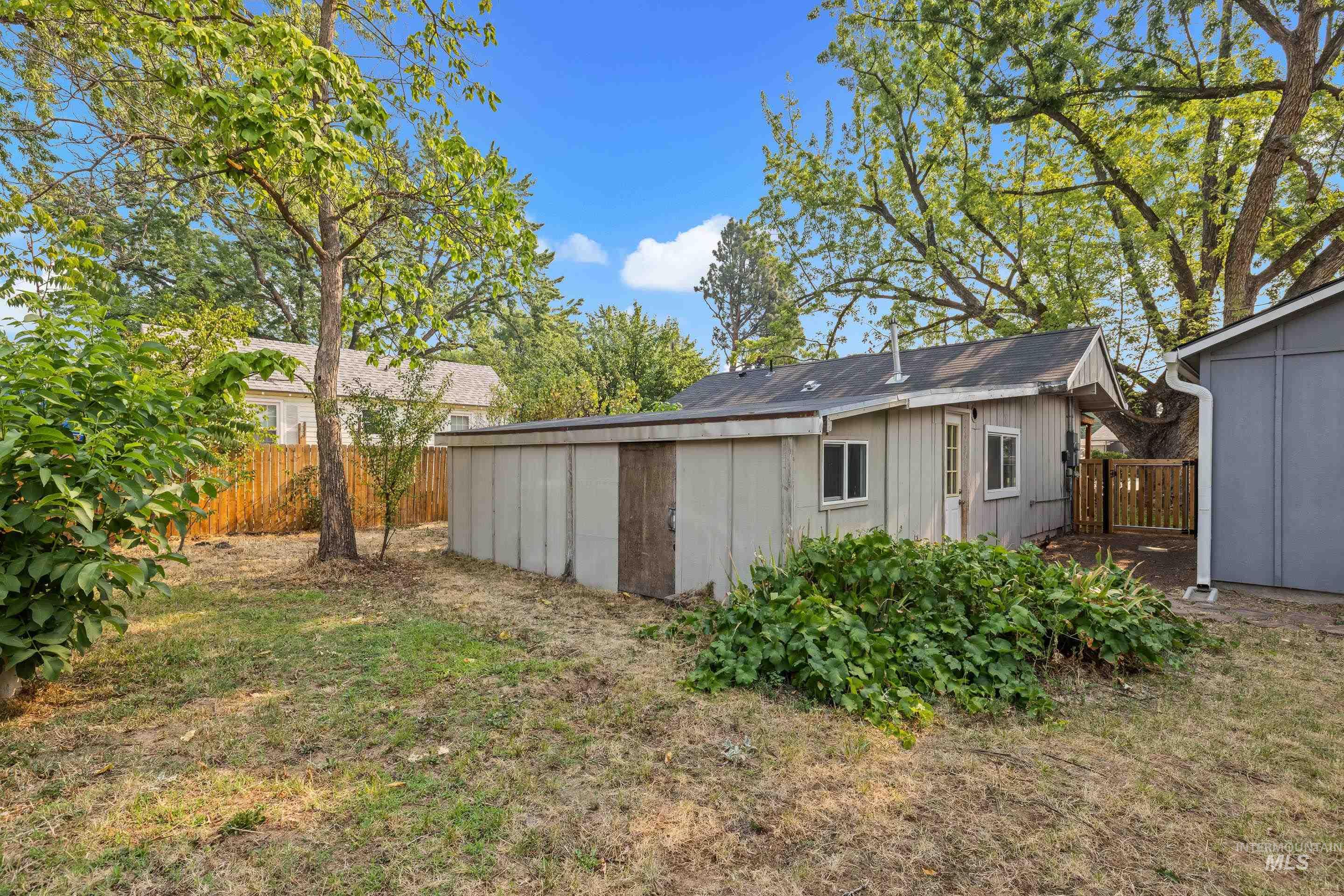 2505 S Annett St Property Photo 36