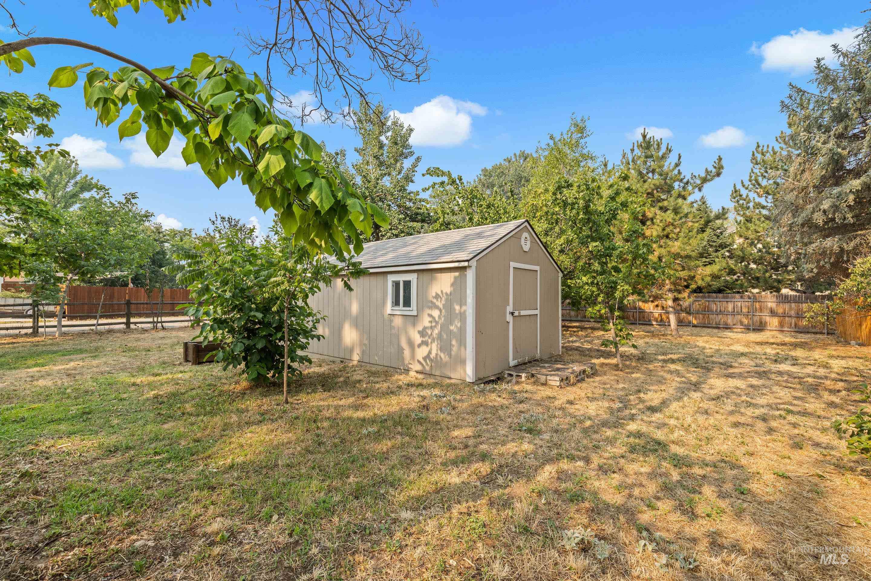 2505 S Annett St Property Photo 37