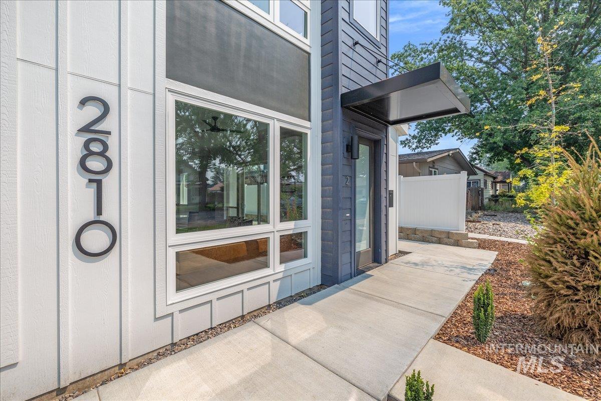 2810 W Bannock St Property Photo 4