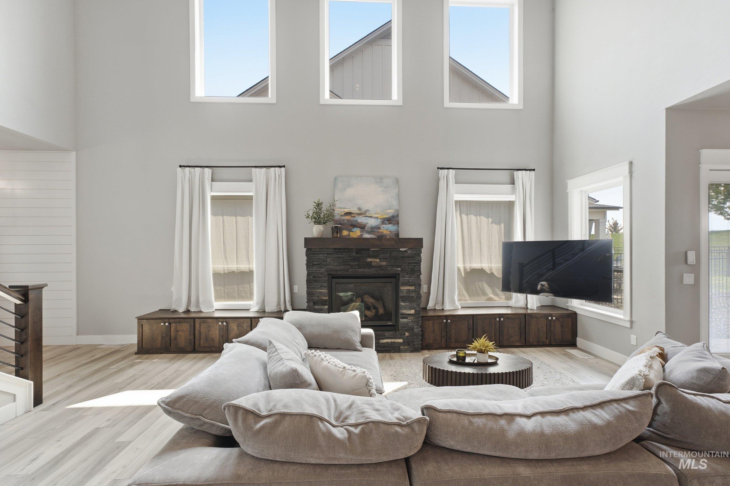 1315 N Big Star Place Property Photo 4