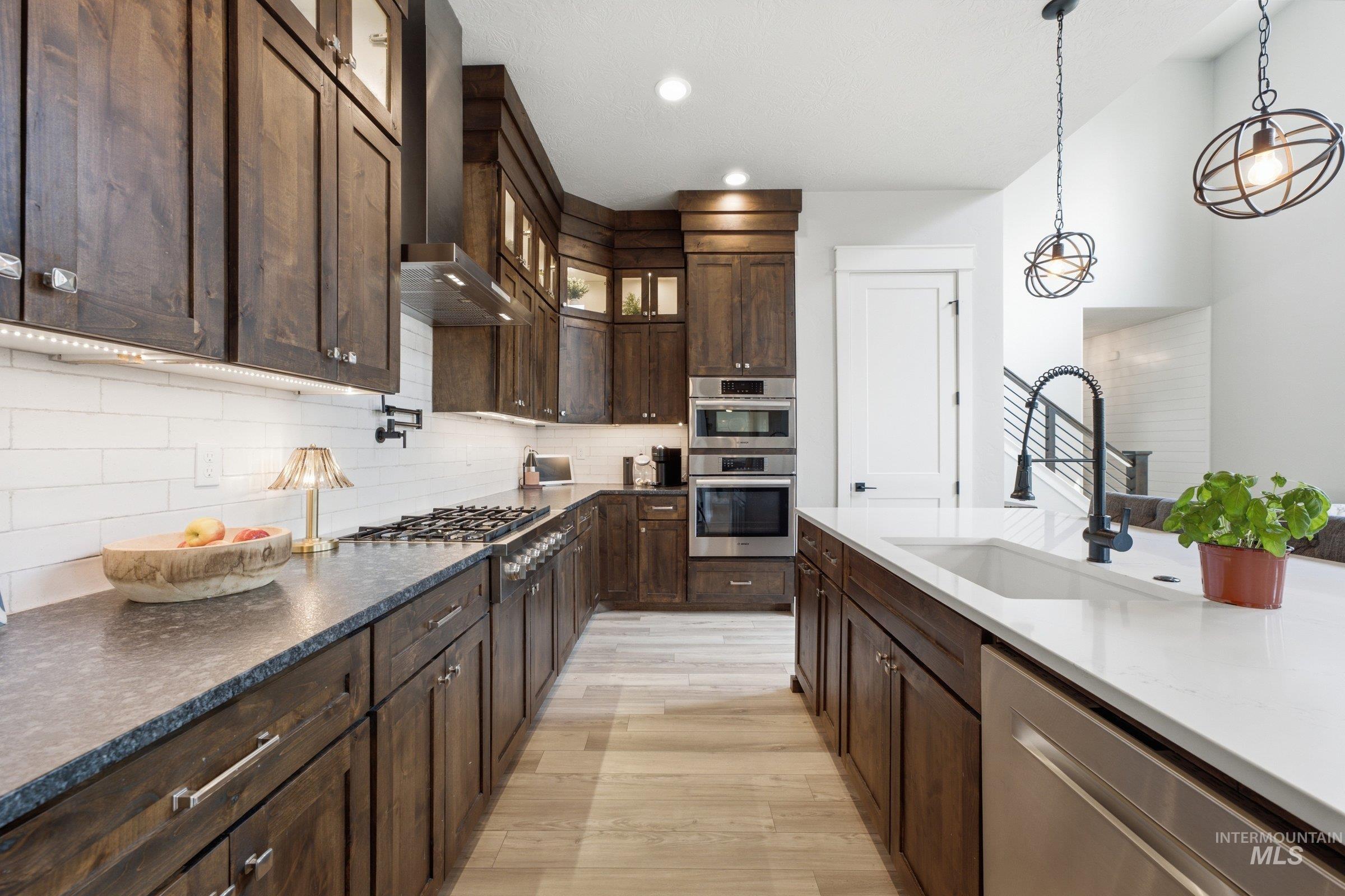 1315 N Big Star Place Property Photo 9
