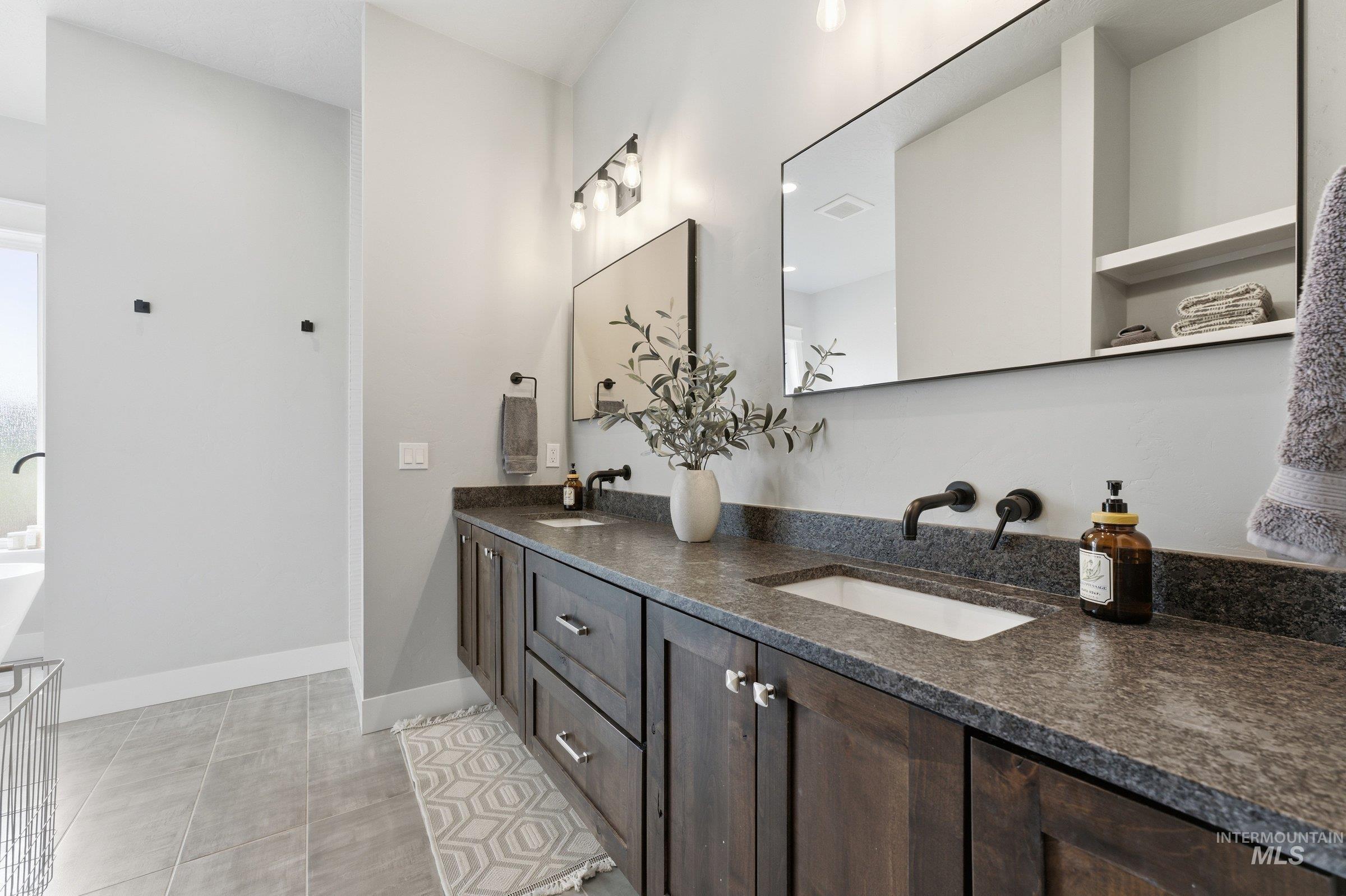 1315 N Big Star Place Property Photo 14