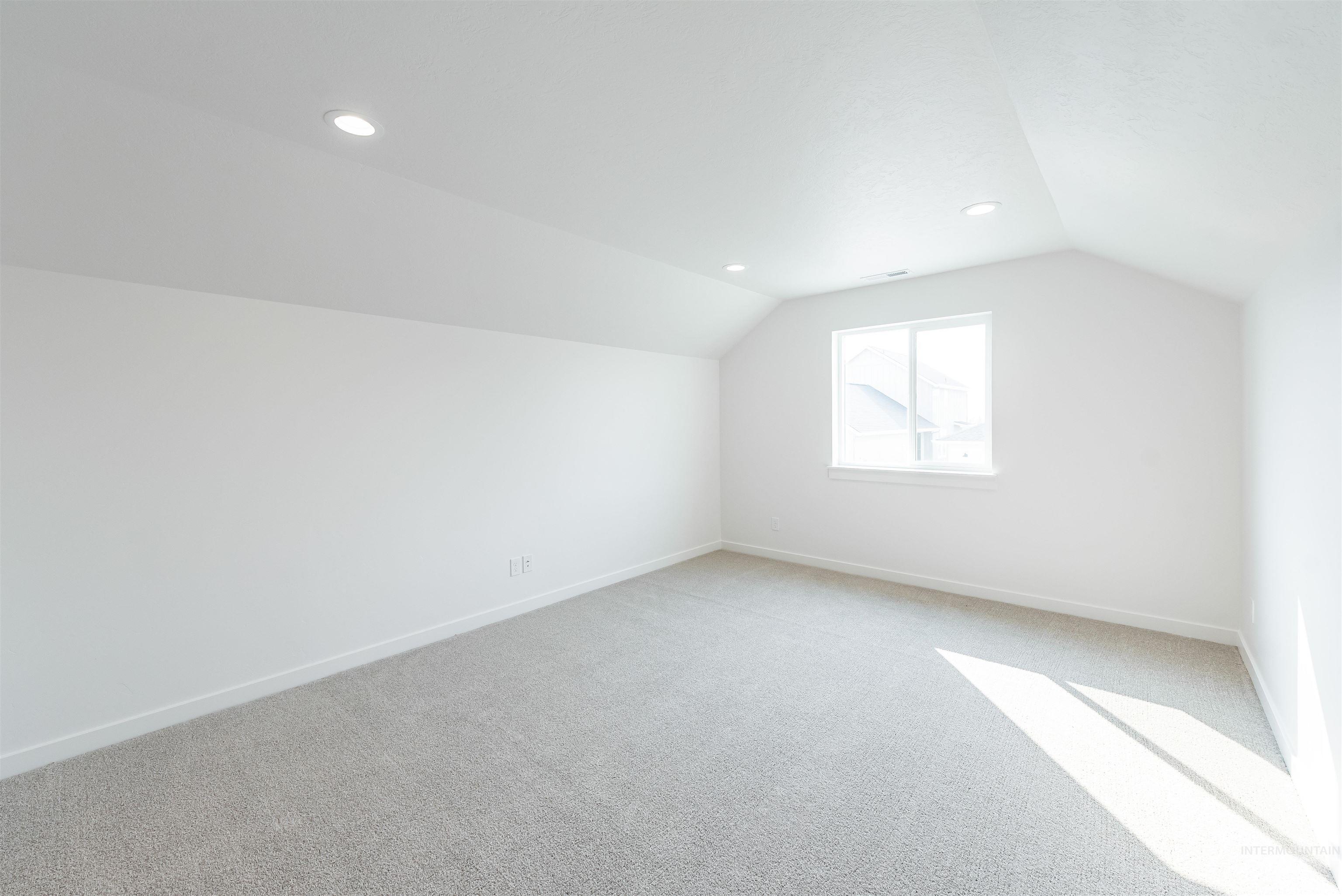 325 E Chevy Dr. Property Photo 27