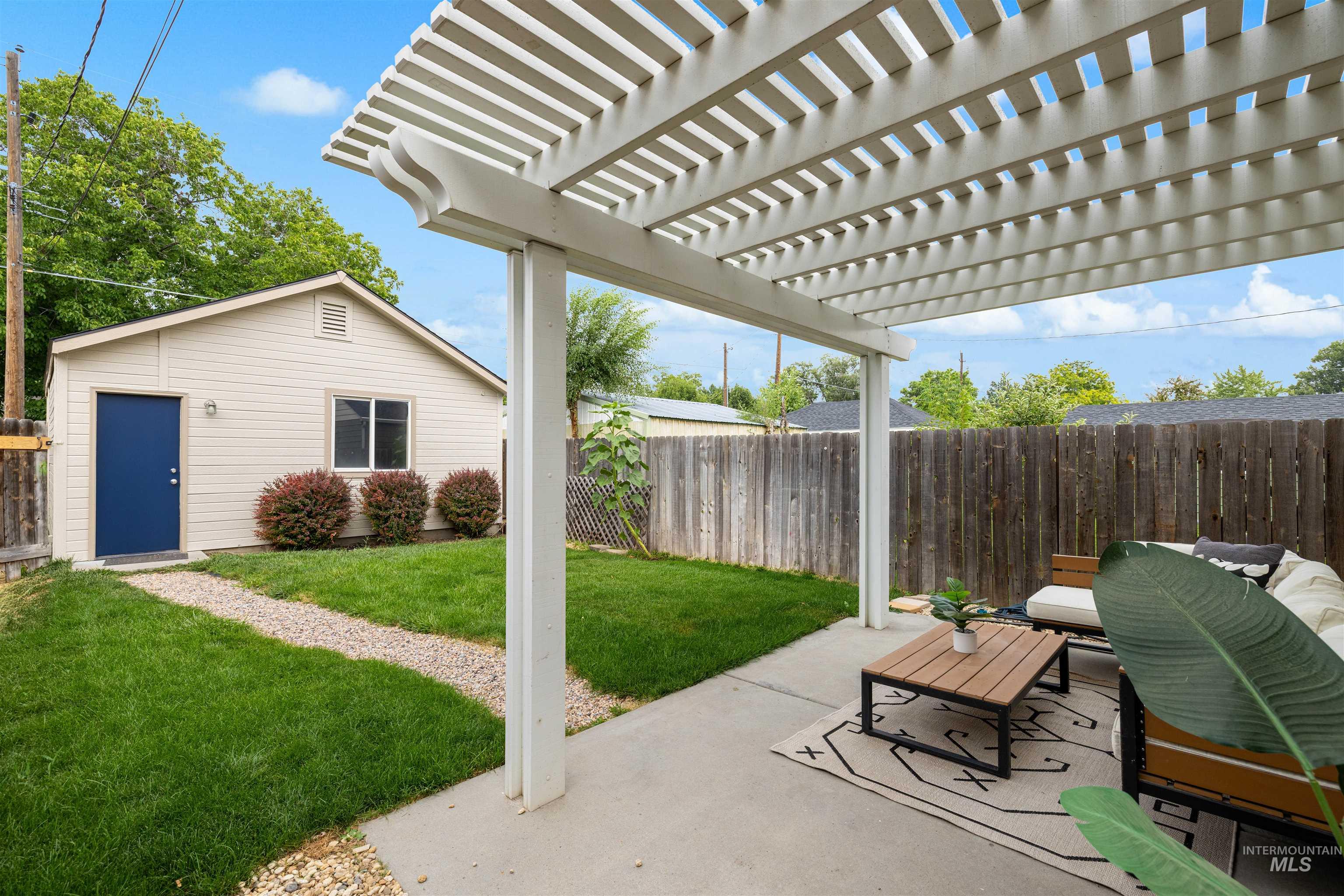 6416 W Butte Property Photo 6