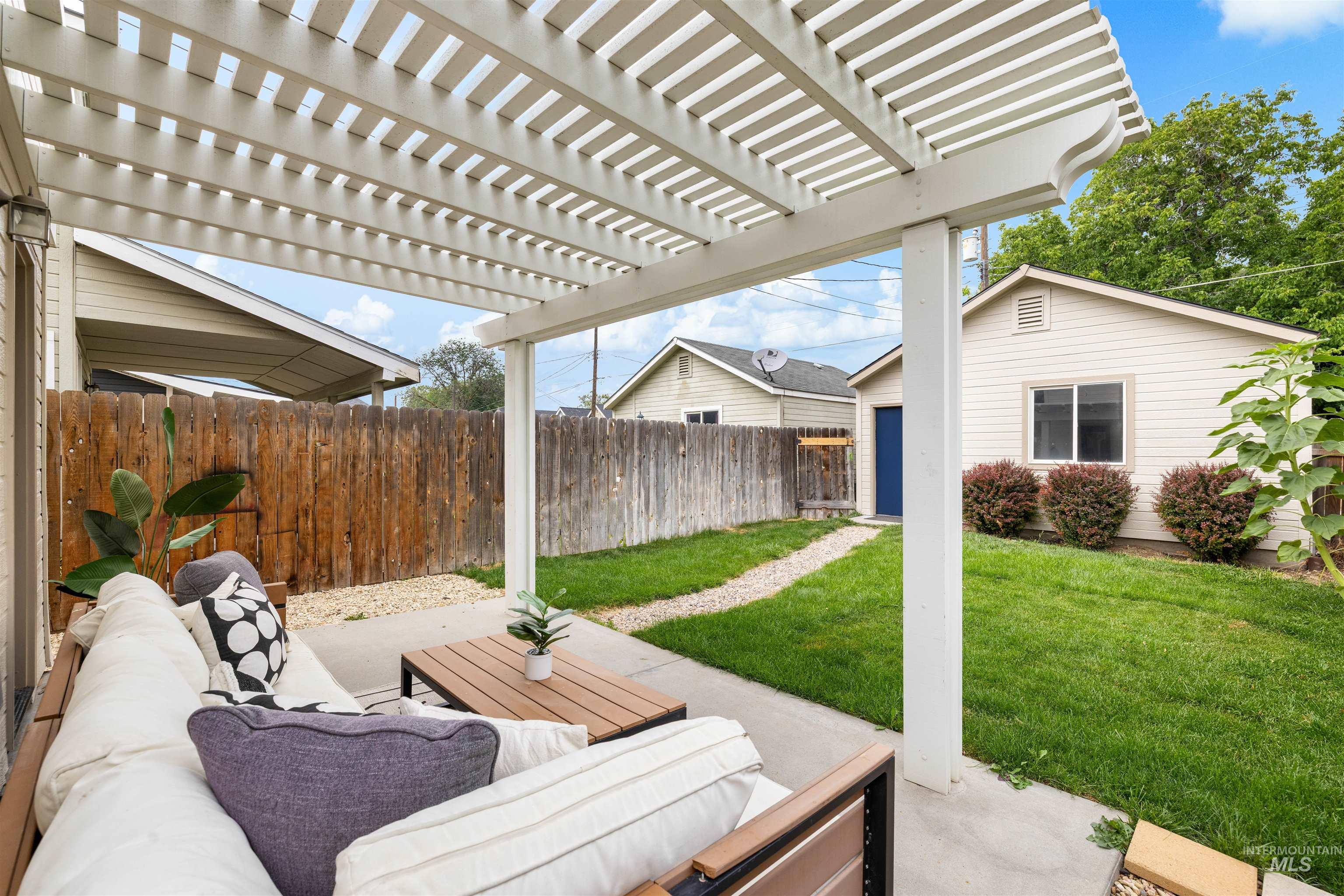 6416 W Butte Property Photo 7
