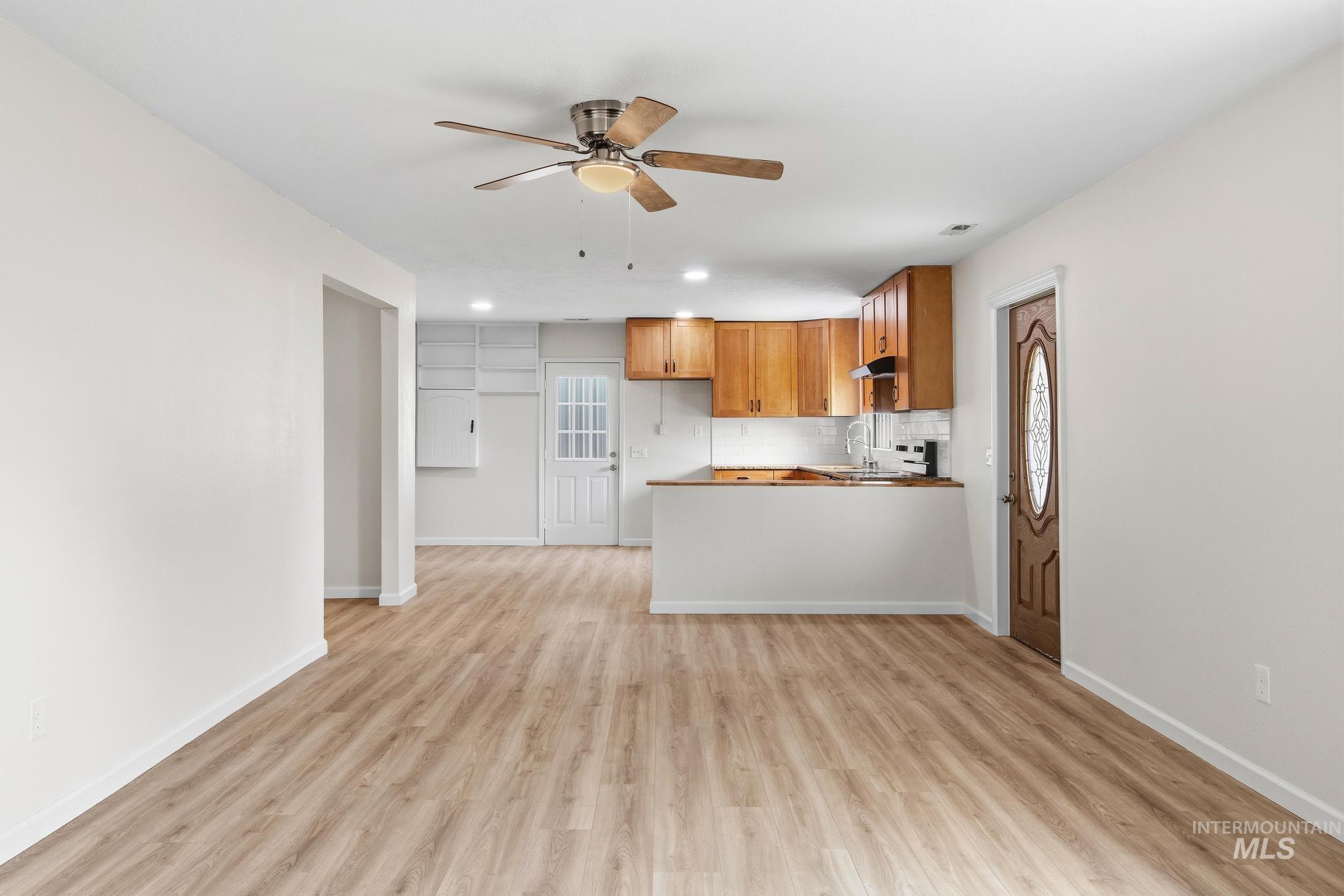 14666 Willis Rd Property Photo 14