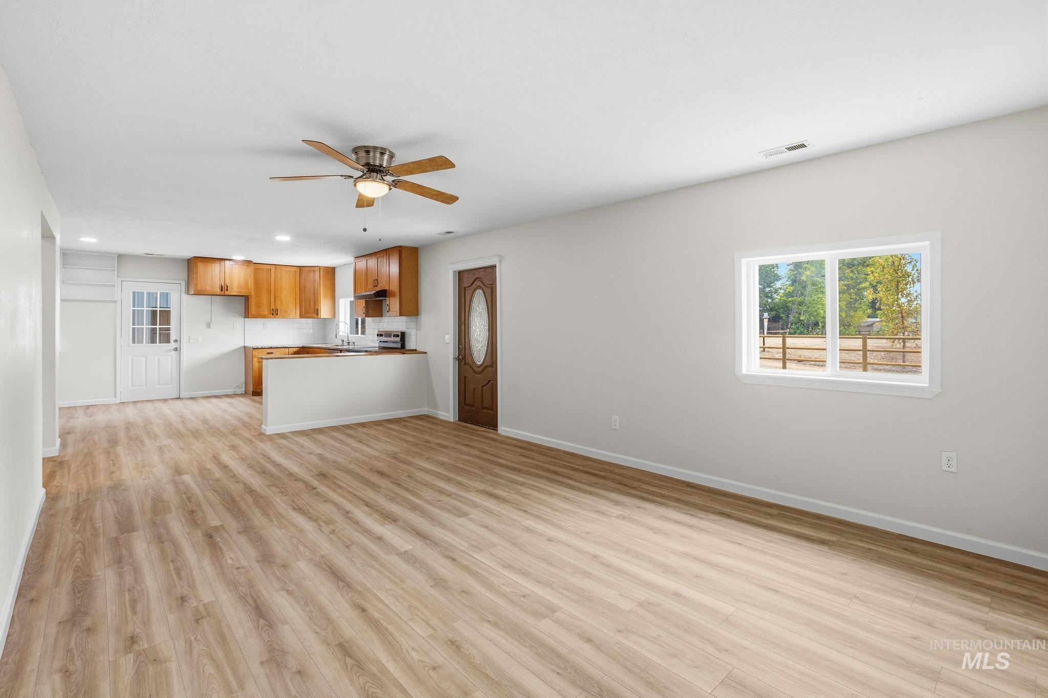 14666 Willis Rd Property Photo 15