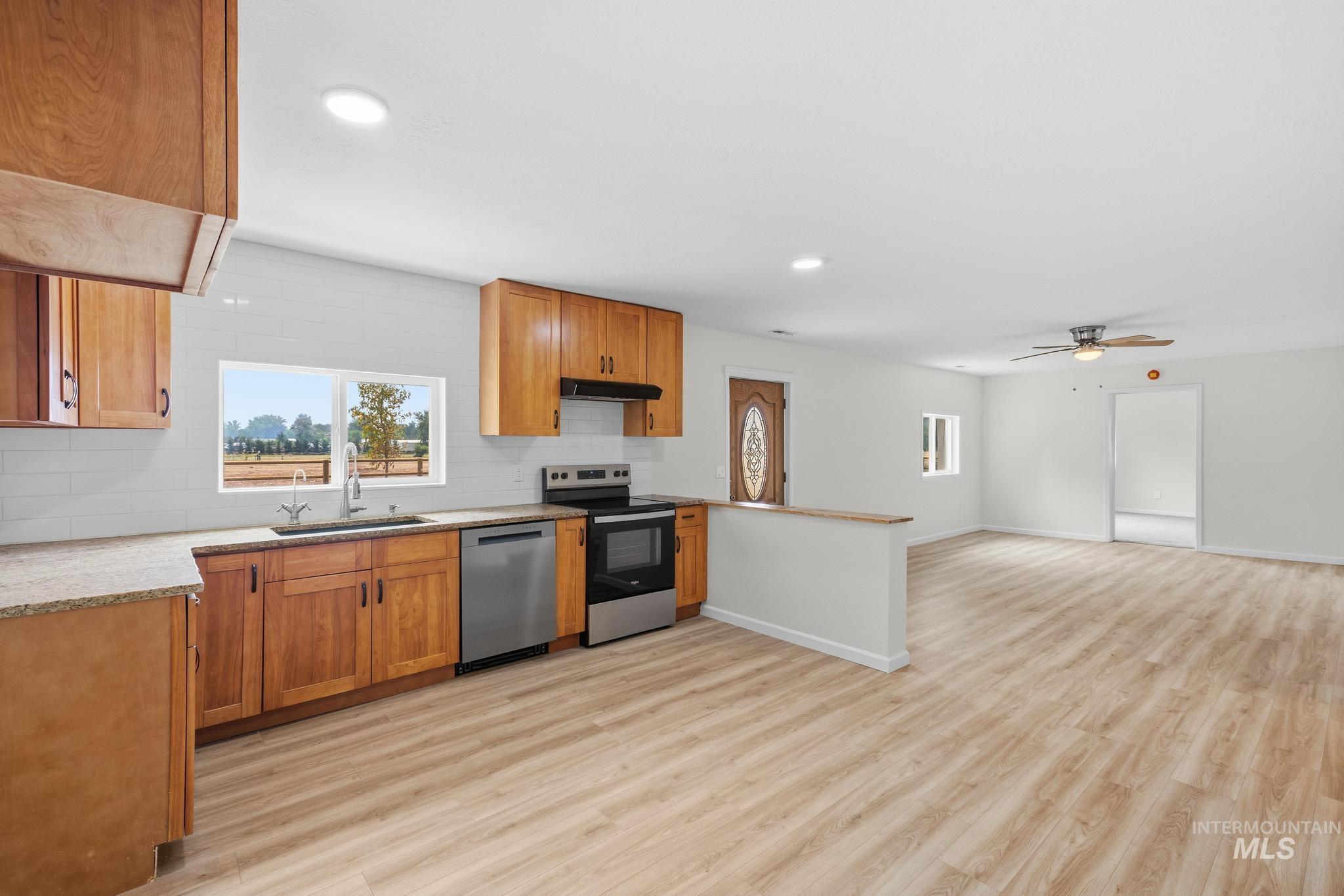 14666 Willis Rd Property Photo 18