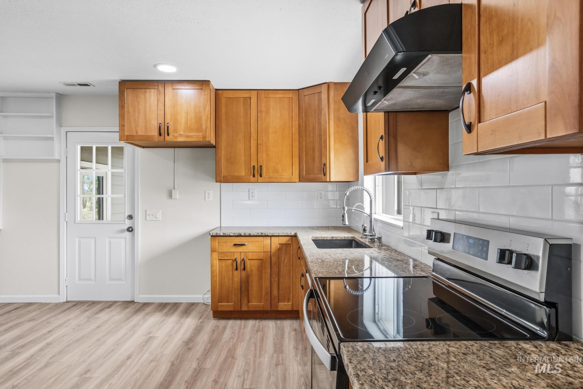 14666 Willis Rd Property Photo 19