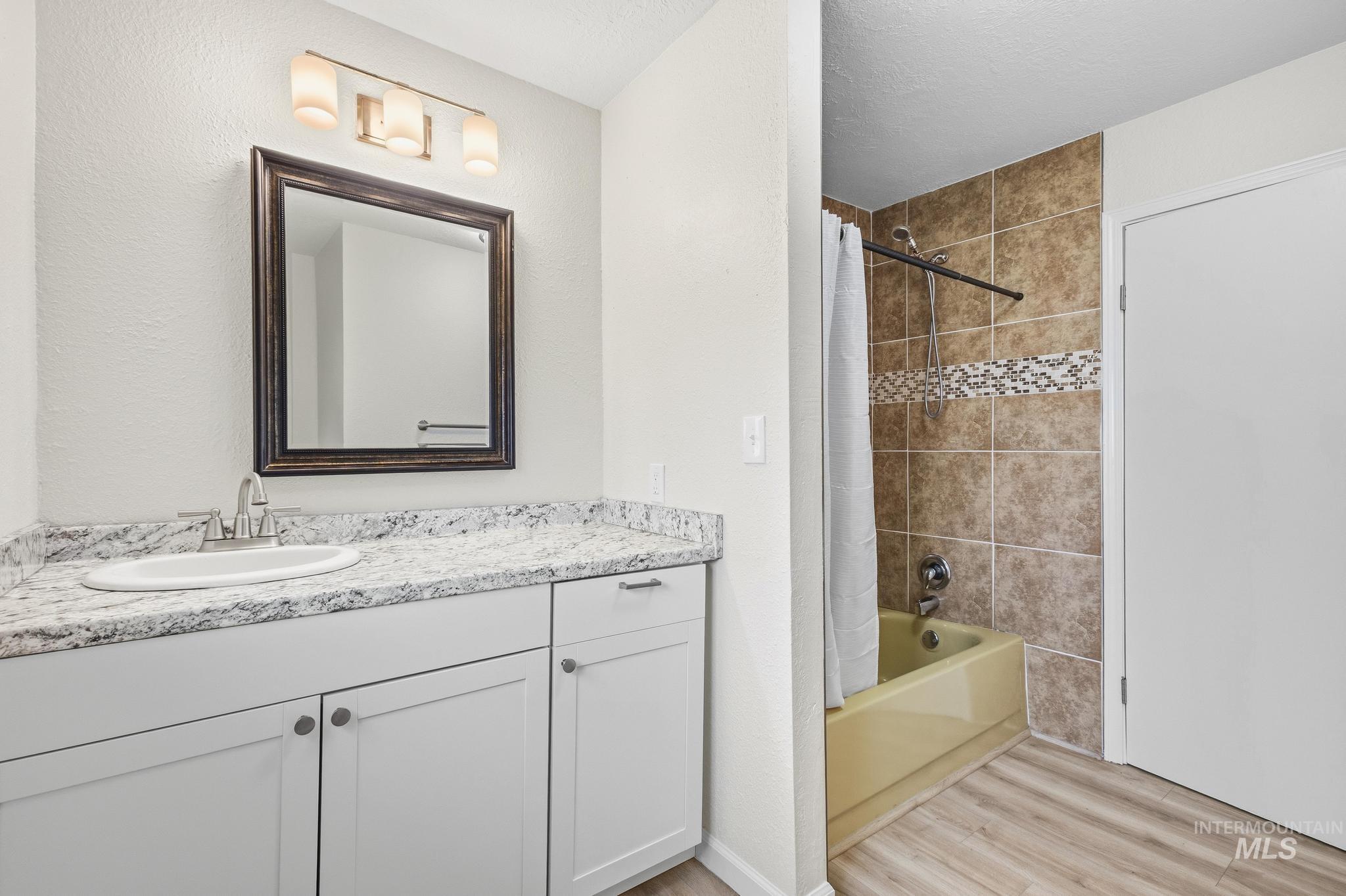 14666 Willis Rd Property Photo 31