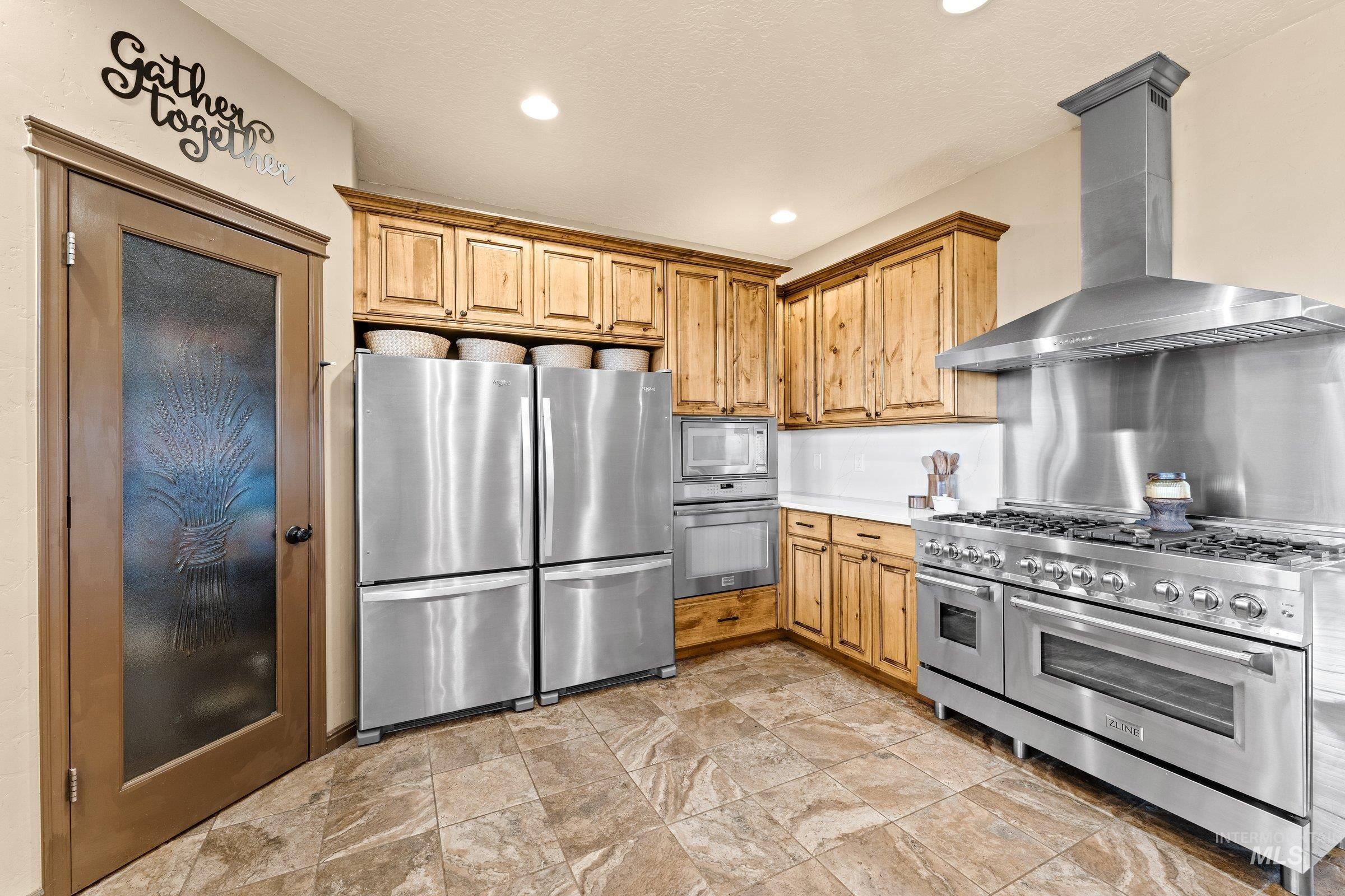 3942 Vista Ridge Ln Property Photo 8