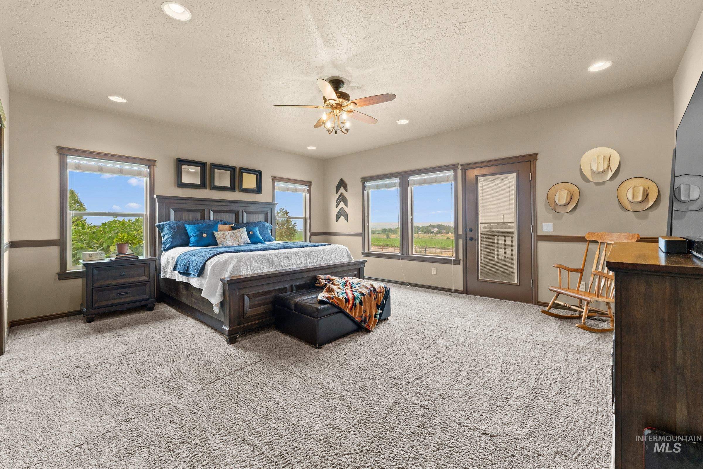 3942 Vista Ridge Ln Property Photo 10