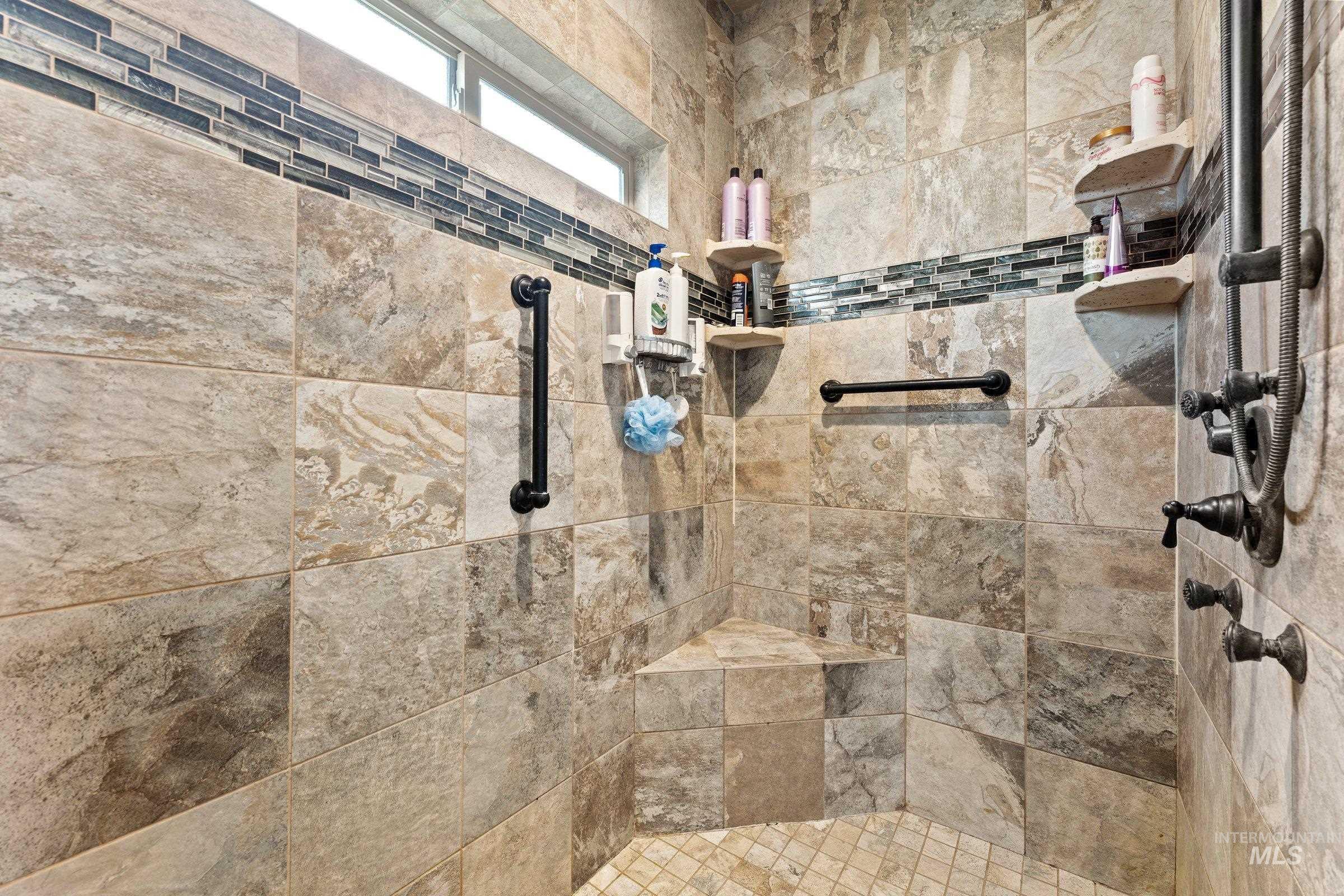 3942 Vista Ridge Ln Property Photo 12
