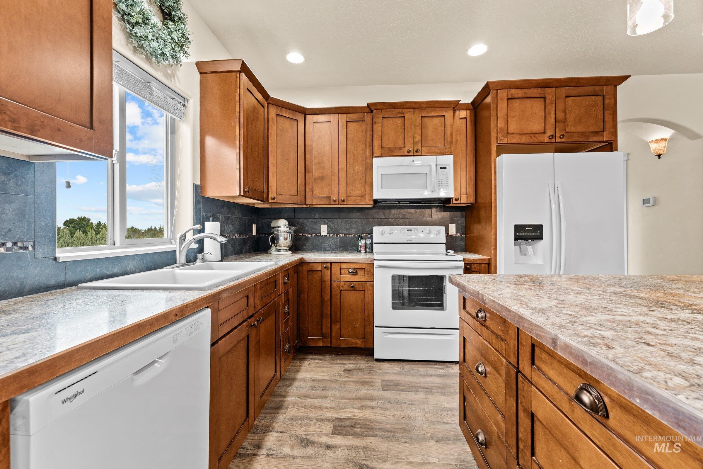 3942 Vista Ridge Ln Property Photo 26