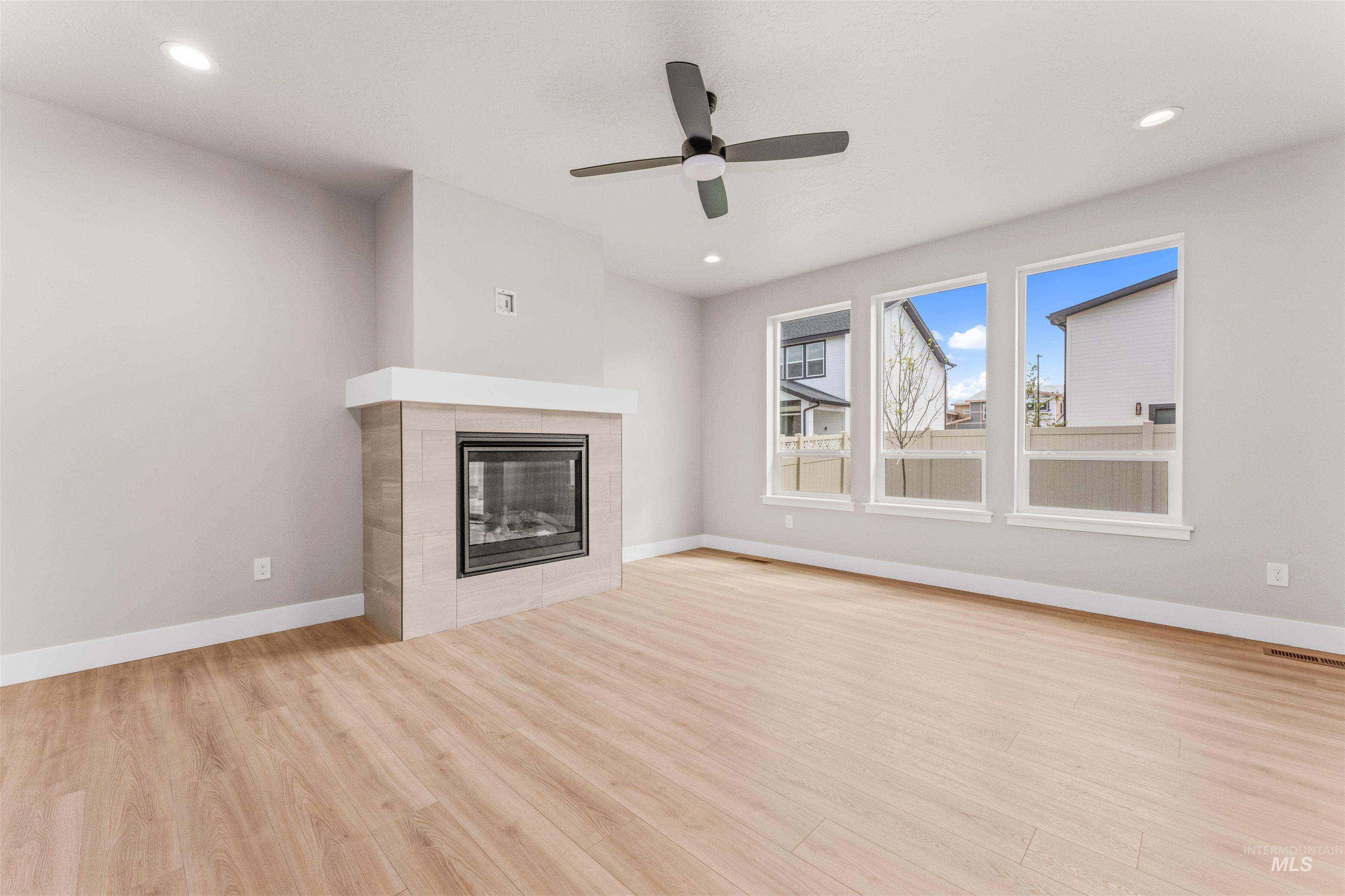 2877 W Jutland Property Photo 4