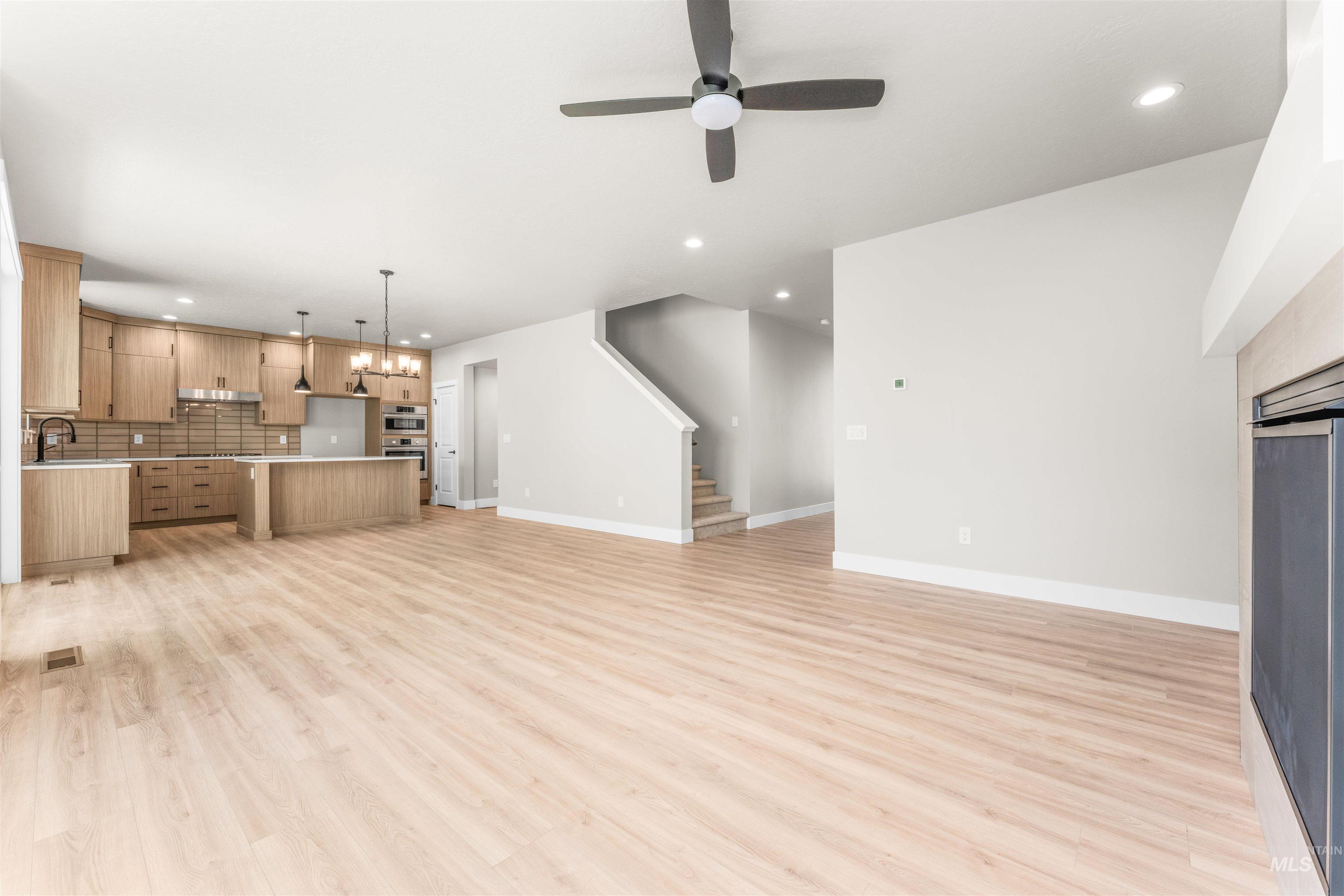 2877 W Jutland Property Photo 6