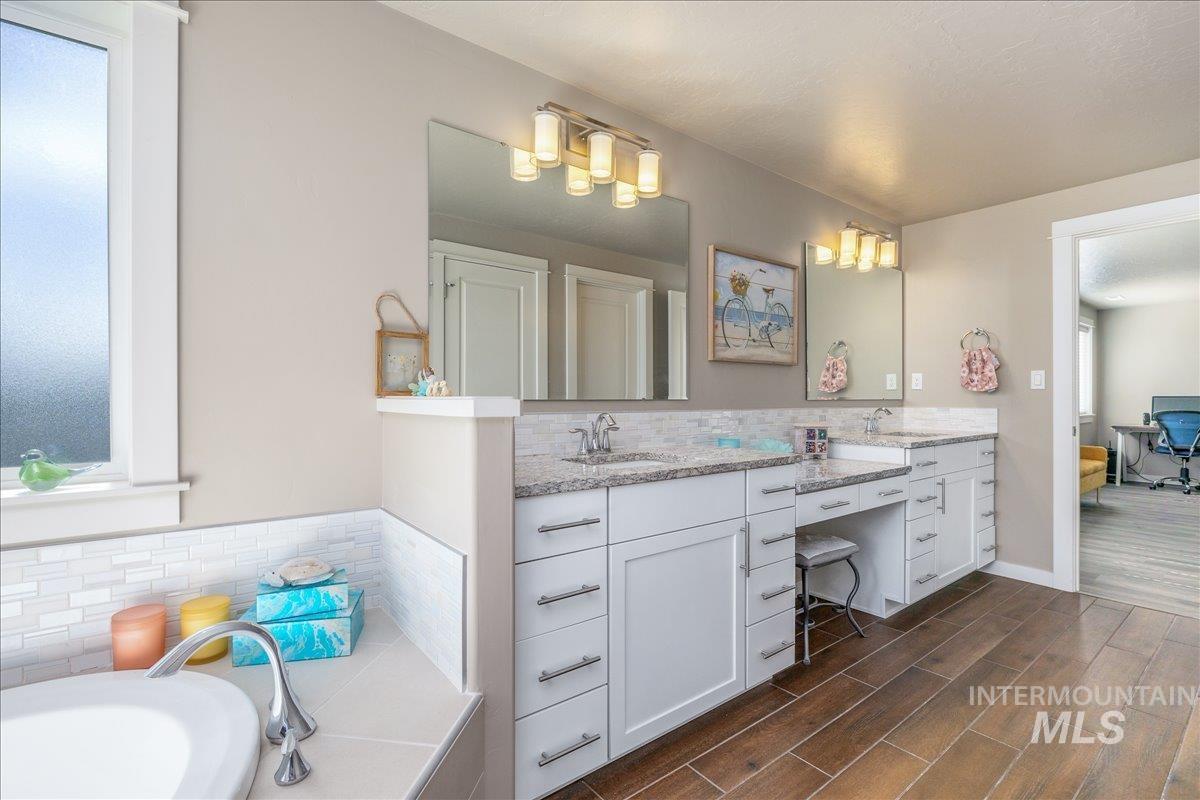 4476 N Glenrock Way Property Photo 34