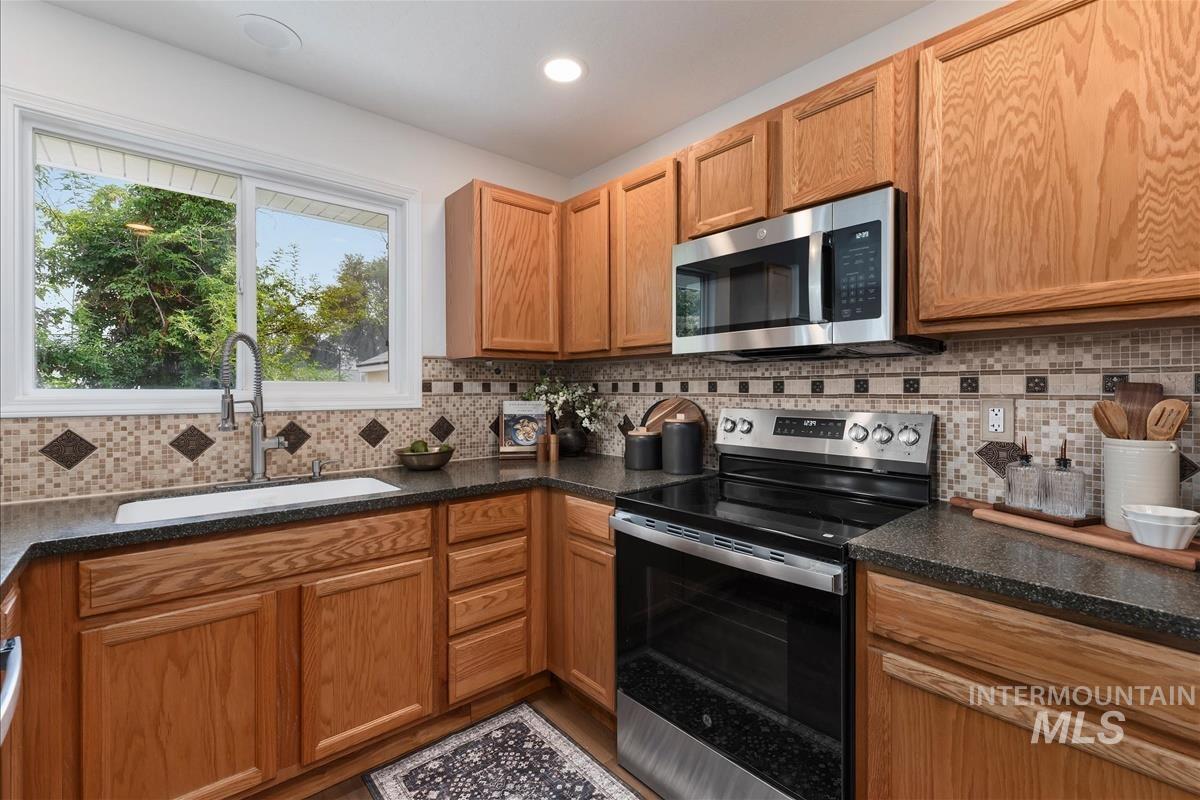 4484 S Santa Cruz Way Property Photo 7