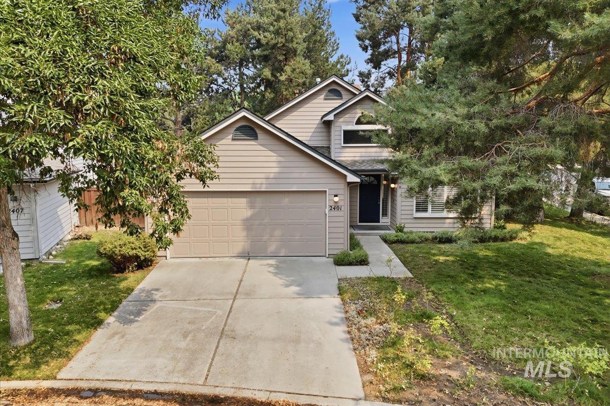 2401 S Swallowtail Ln Property Photo 1