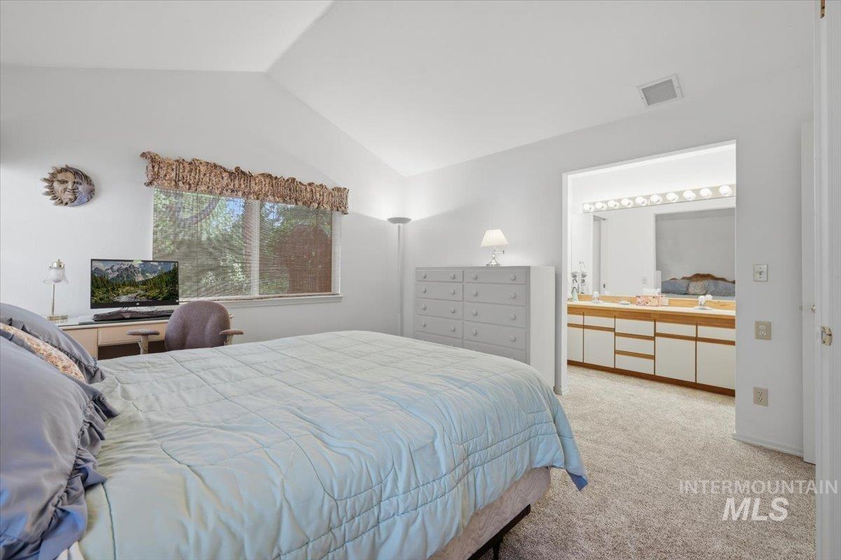 2401 S Swallowtail Ln Property Photo 27