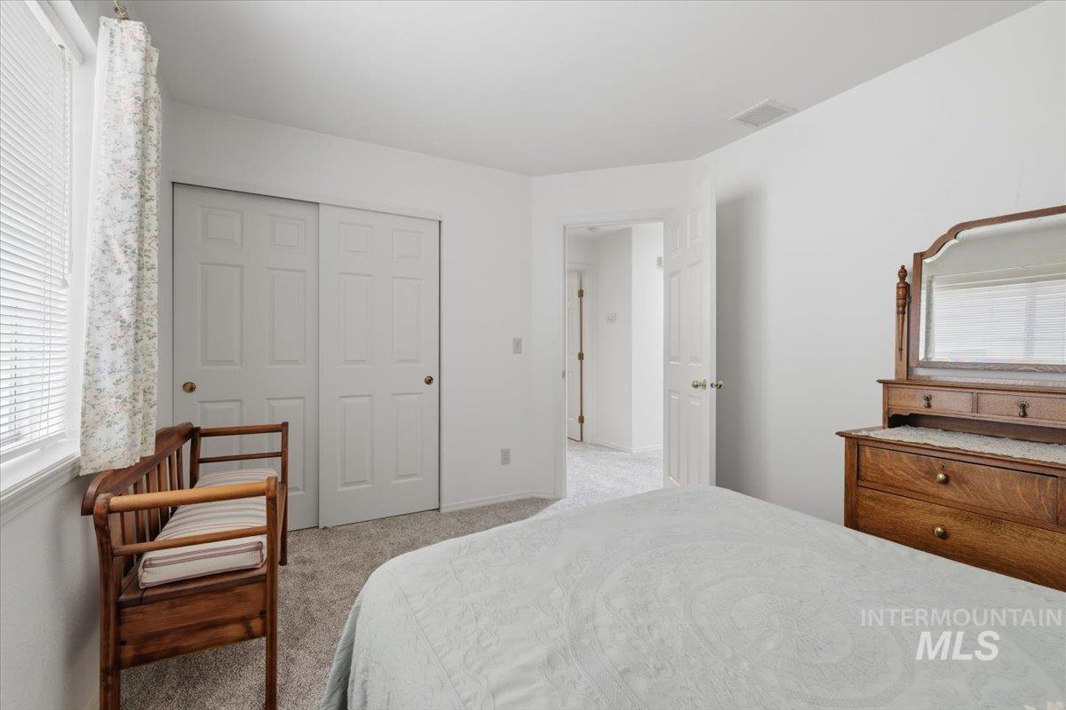2401 S Swallowtail Ln Property Photo 33