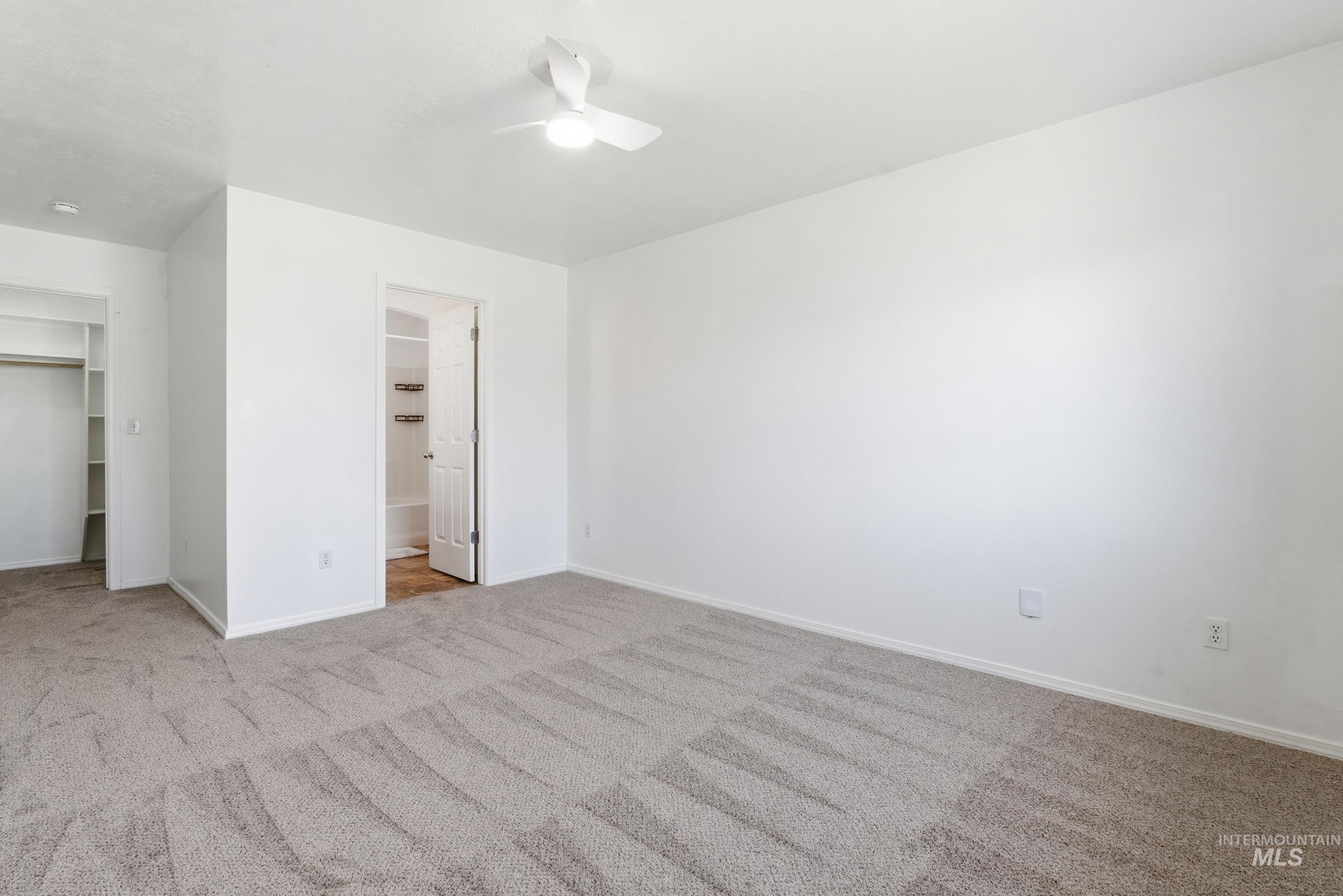 501 E Knights Cir Property Photo 10
