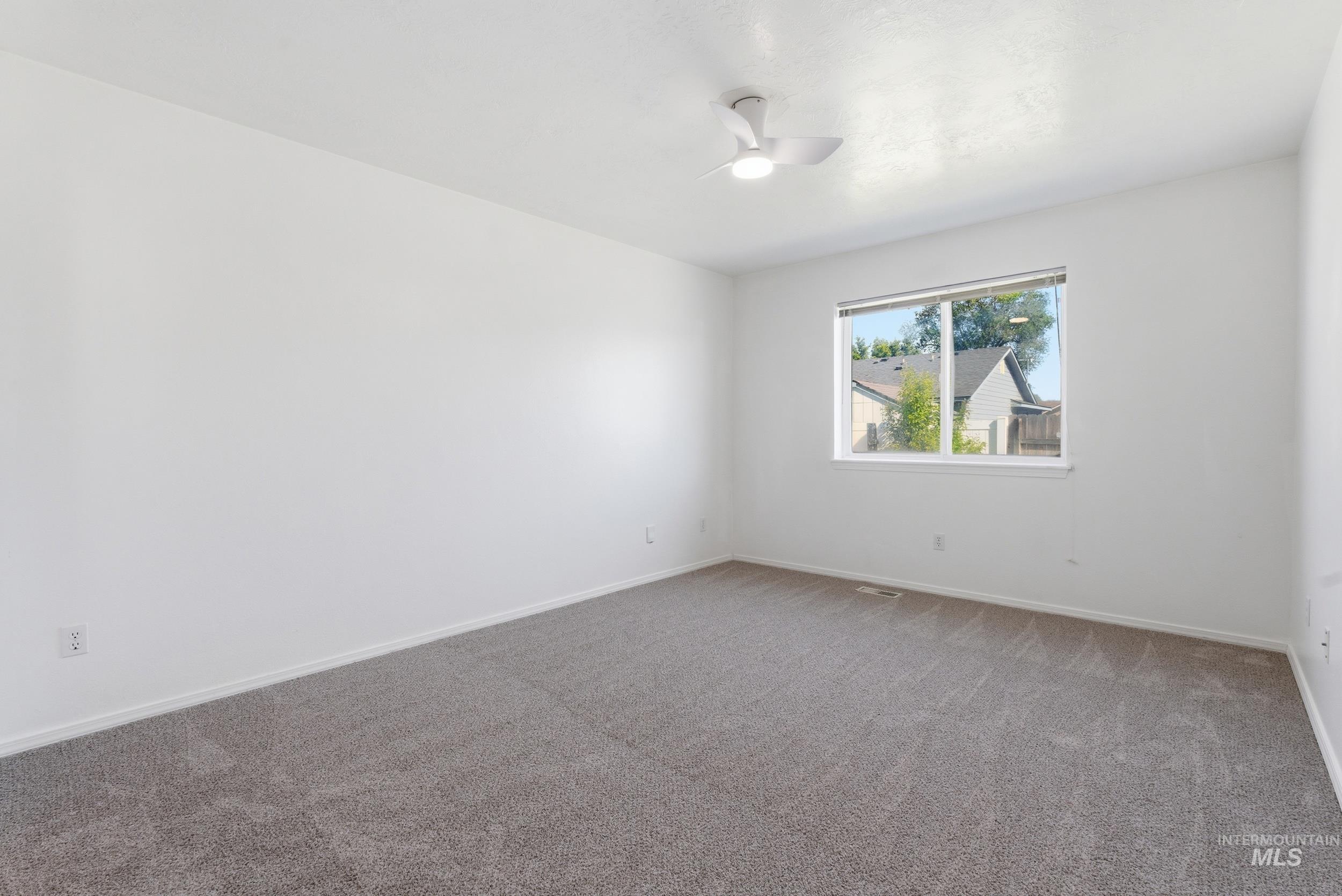 501 E Knights Cir Property Photo 13
