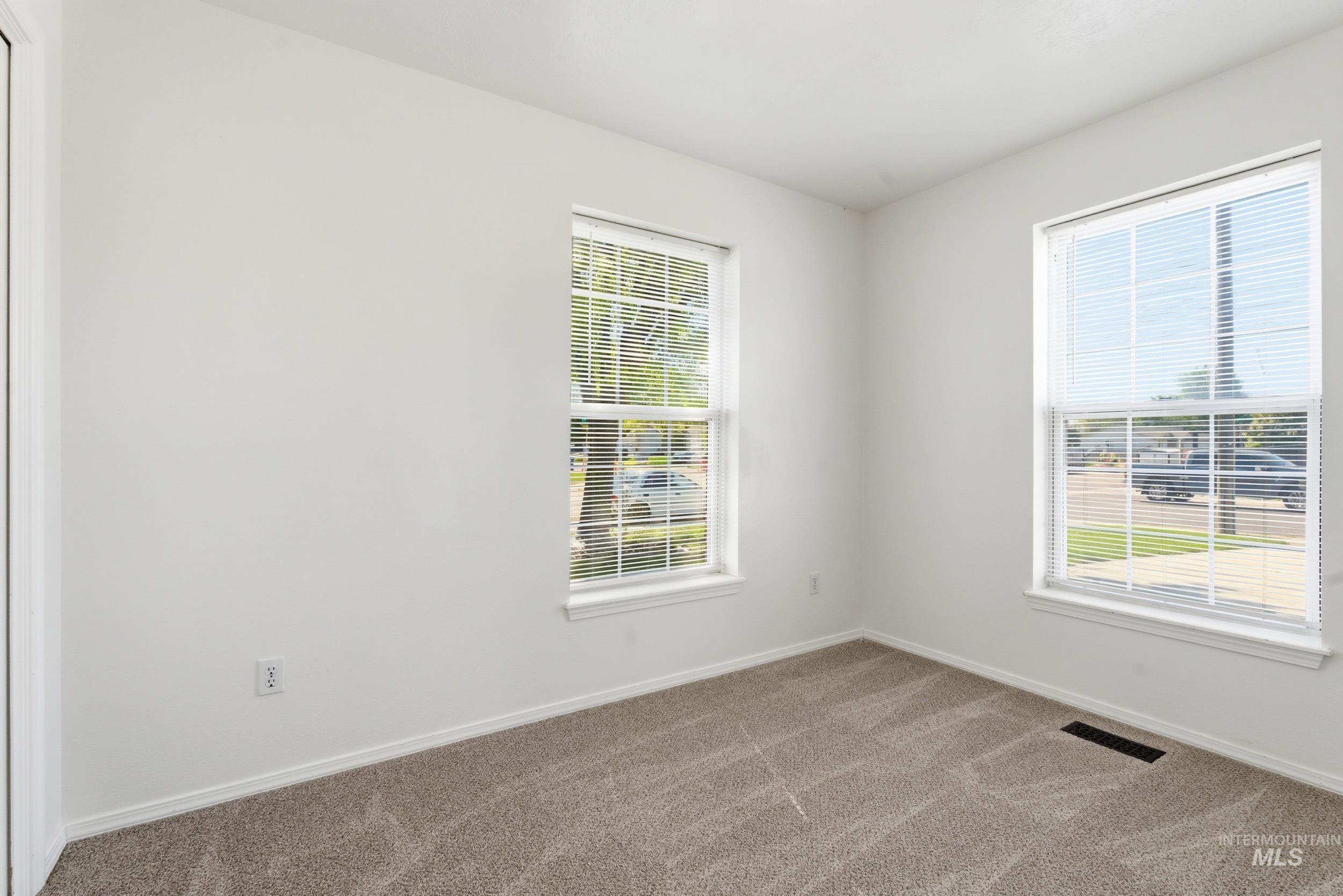 501 E Knights Cir Property Photo 14