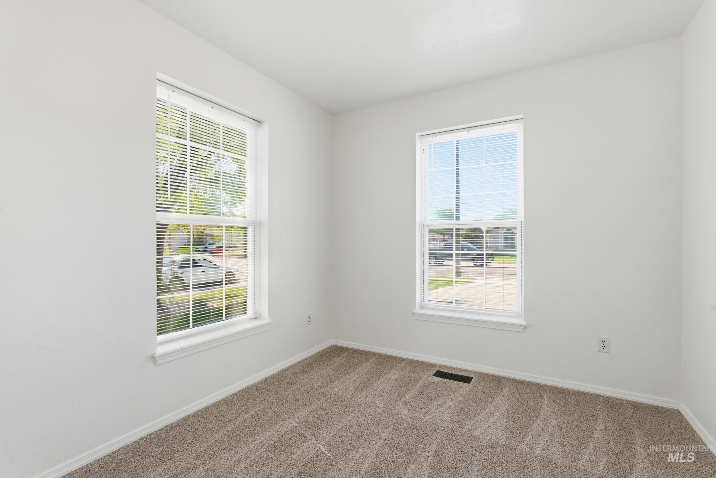 501 E Knights Cir Property Photo 15