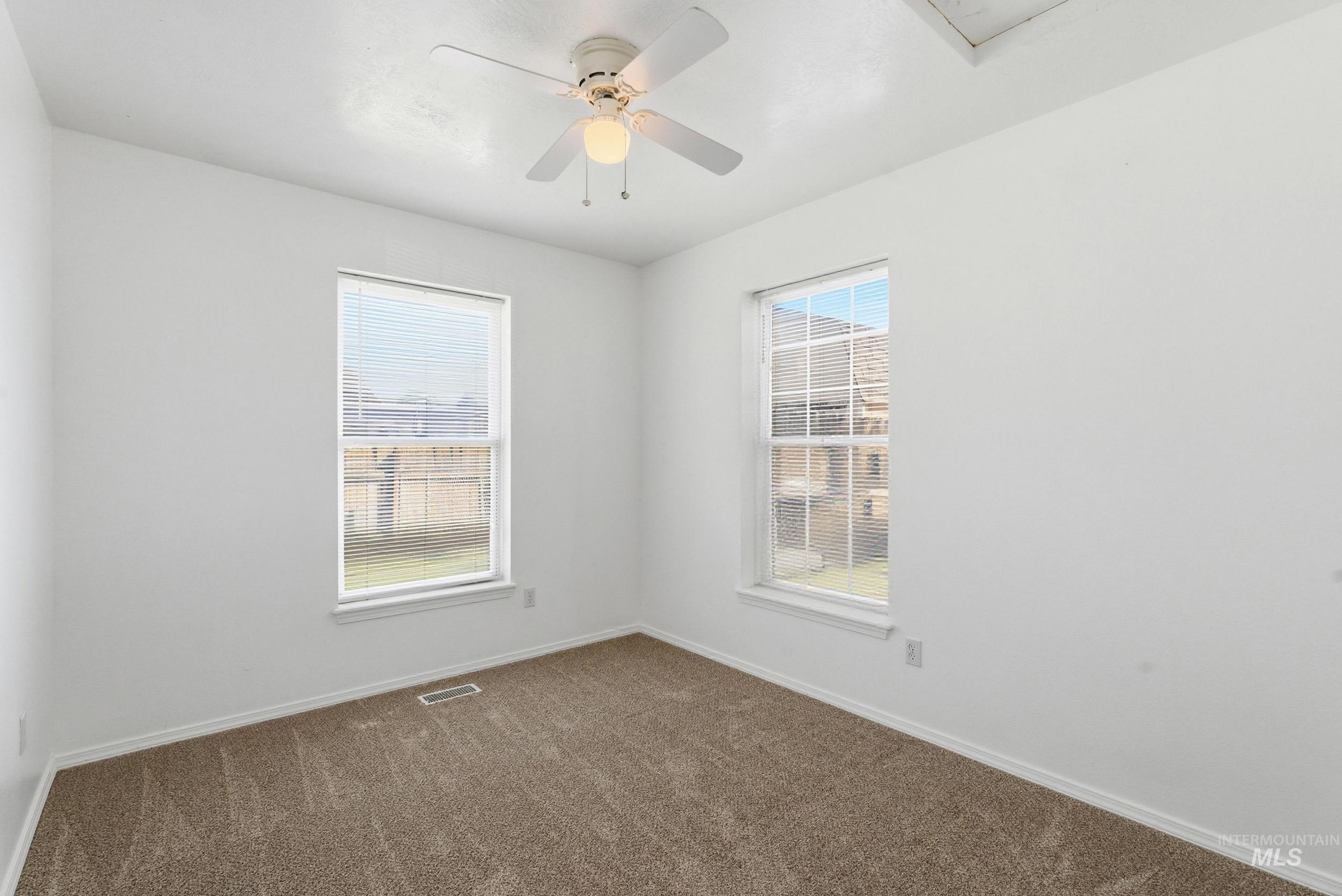 501 E Knights Cir Property Photo 17