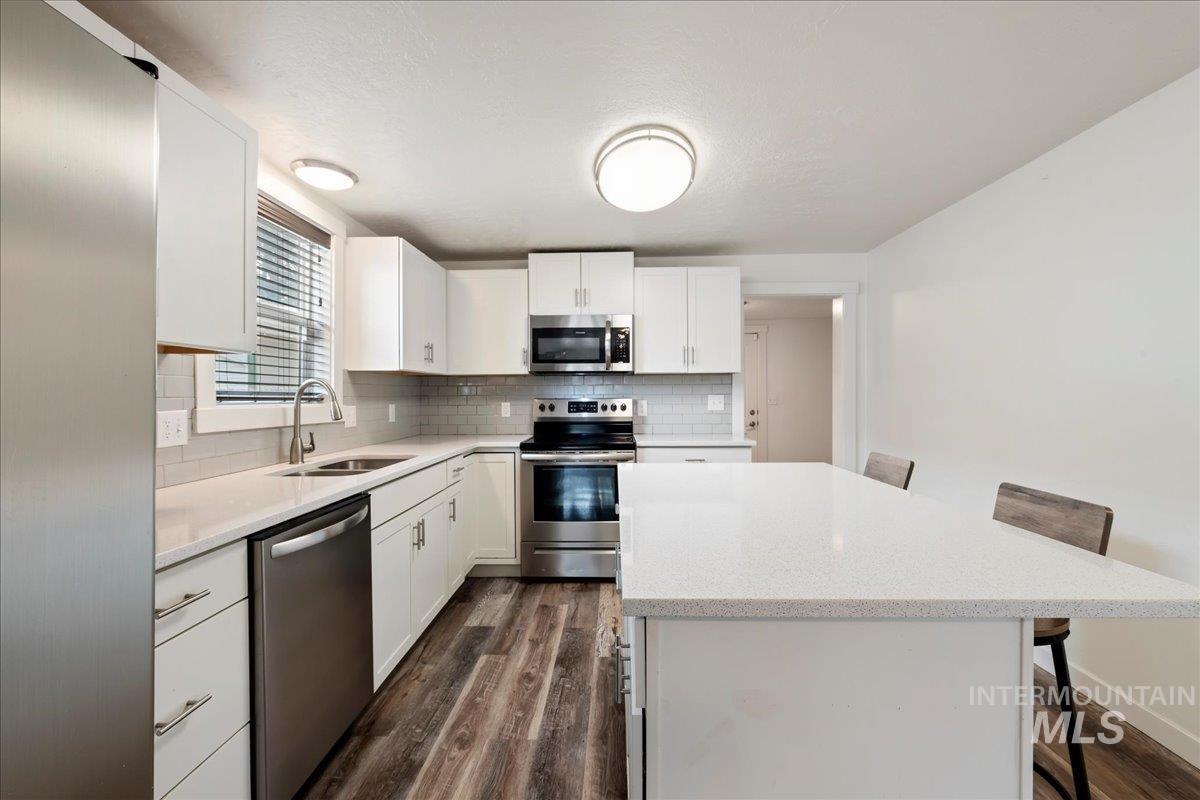 820 E Elgin St Property Photo 10