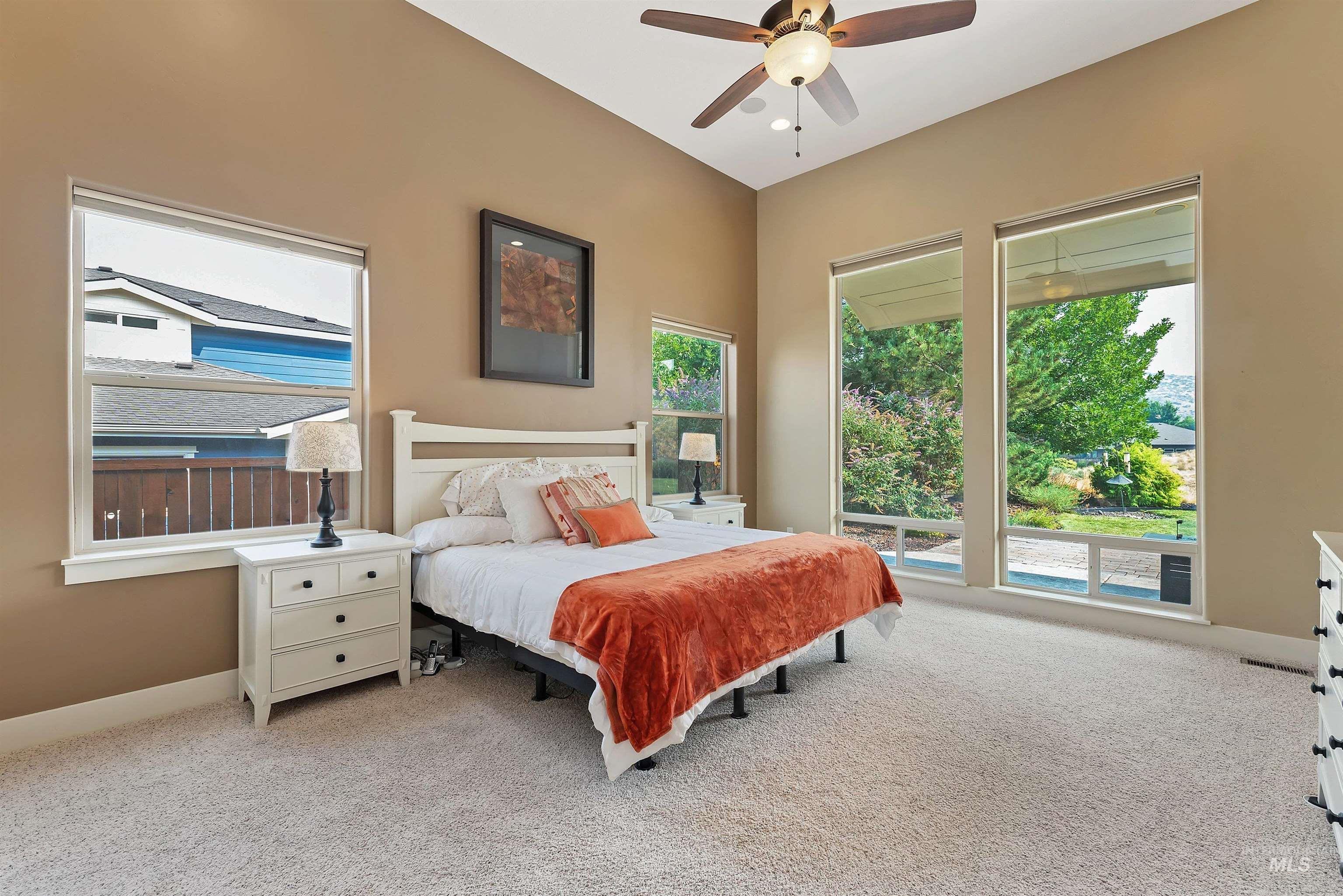 4026 W Deerpath Drive Property Photo 4