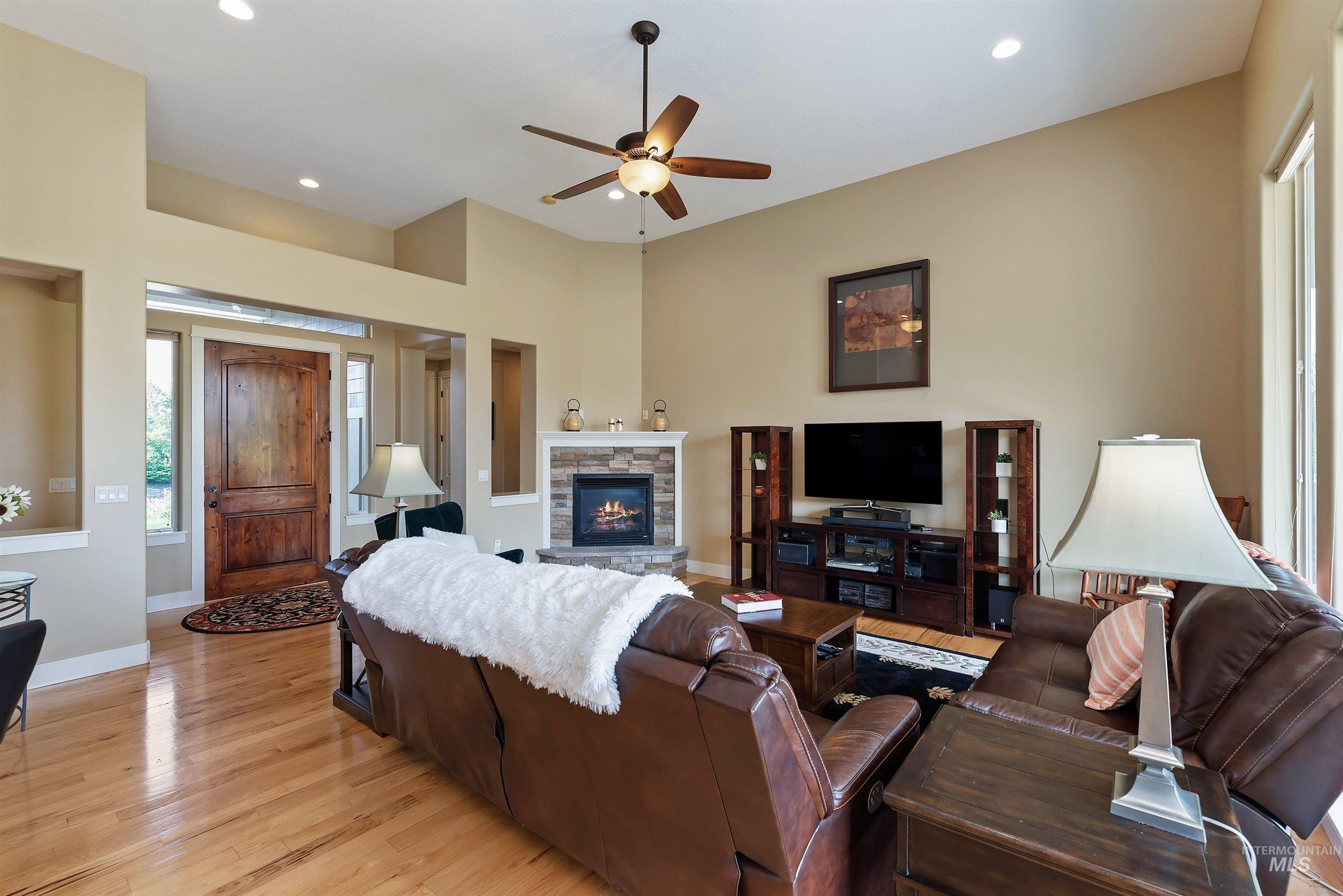 4026 W Deerpath Drive Property Photo 11