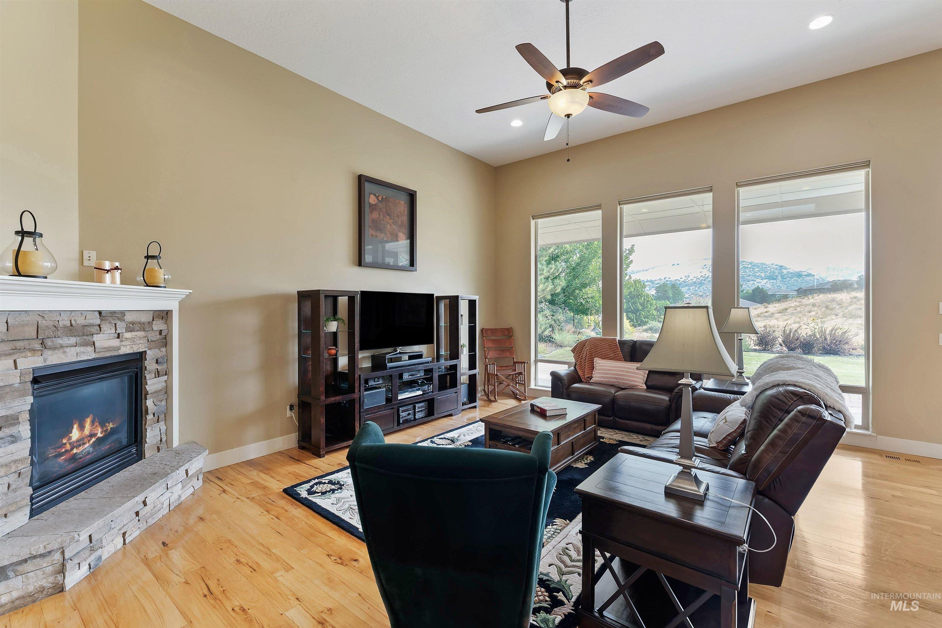 4026 W Deerpath Drive Property Photo 14