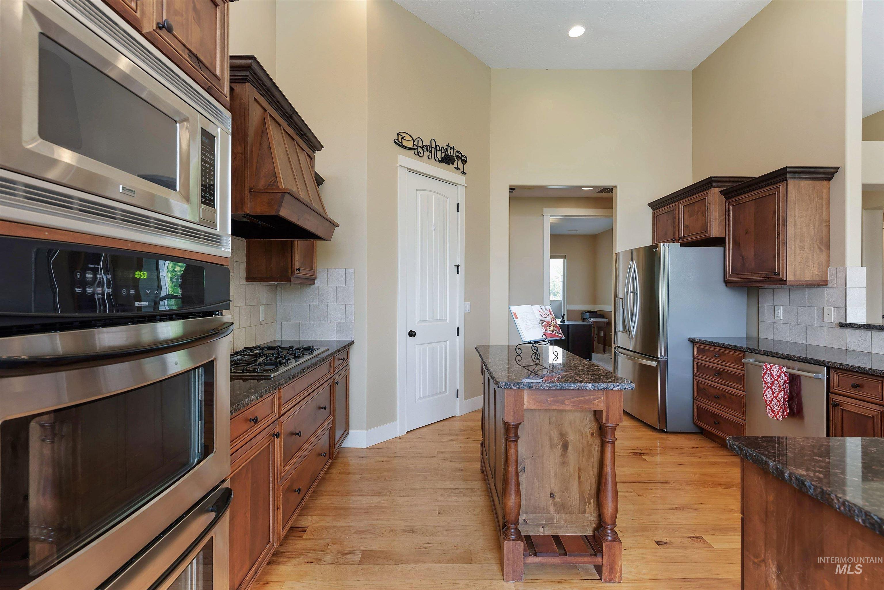 4026 W Deerpath Drive Property Photo 16