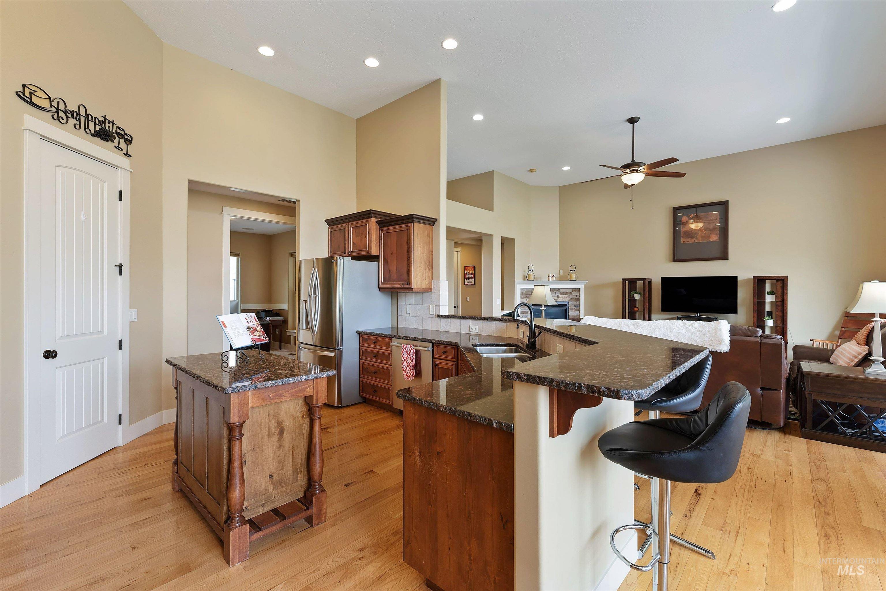4026 W Deerpath Drive Property Photo 17