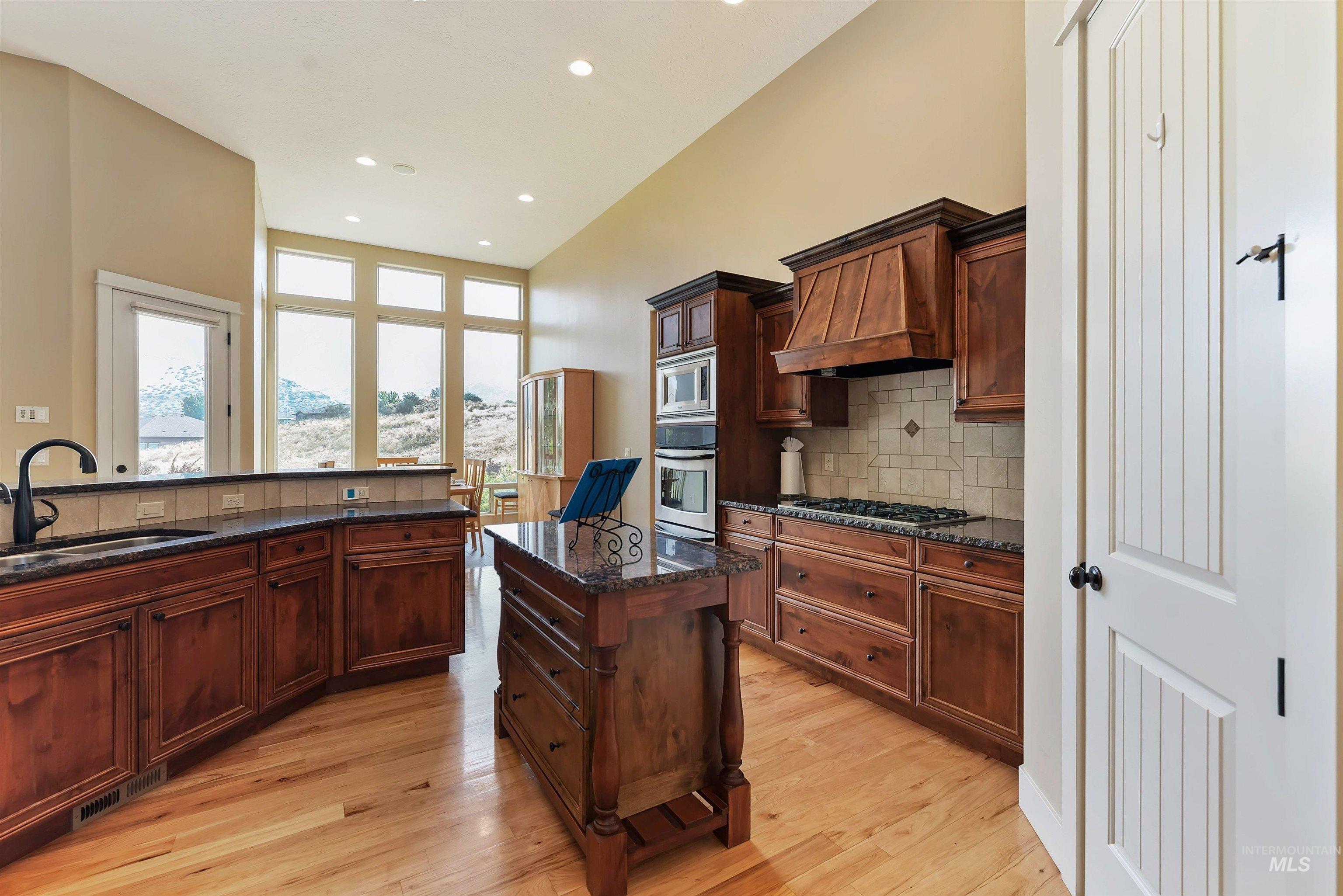 4026 W Deerpath Drive Property Photo 18