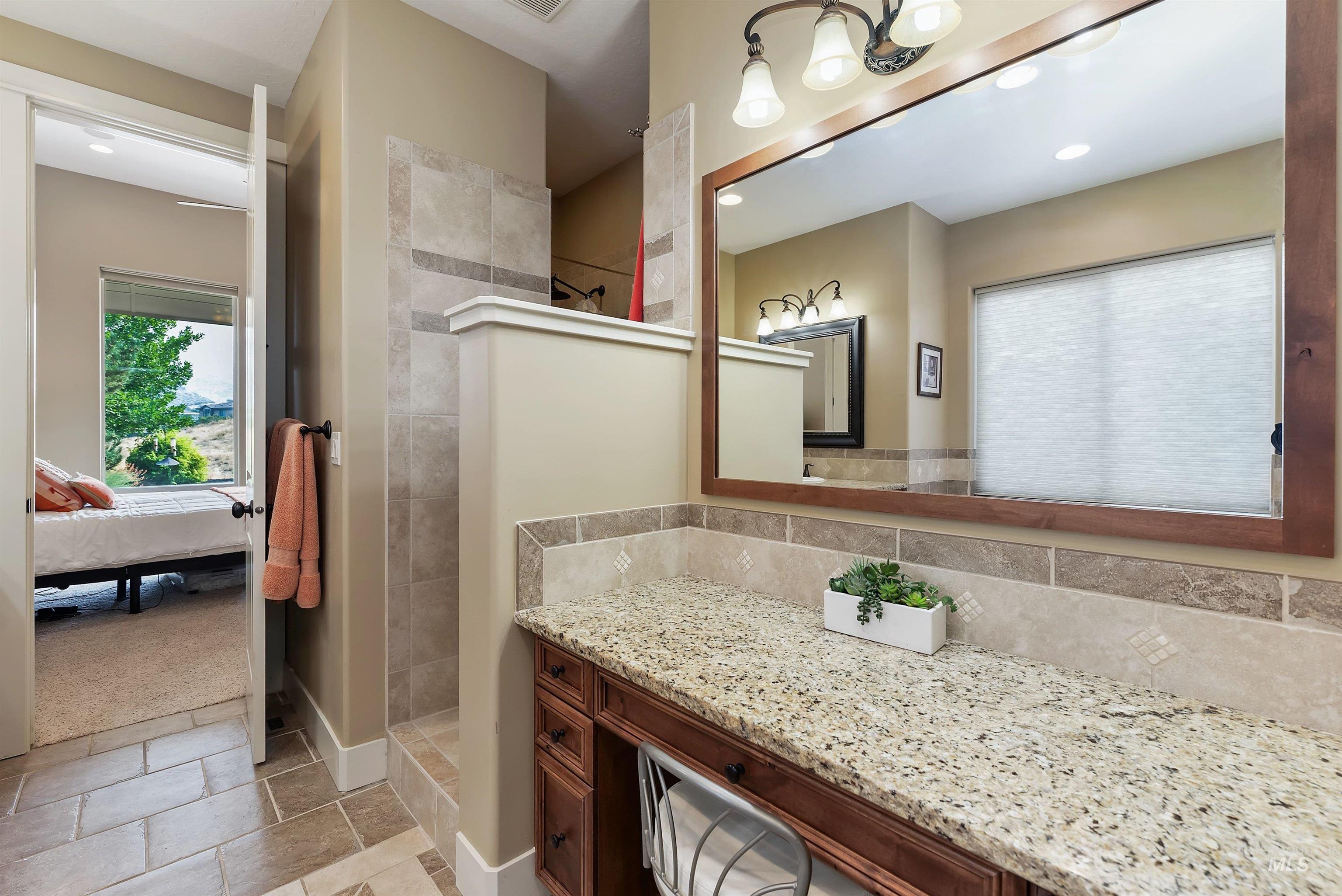 4026 W Deerpath Drive Property Photo 27