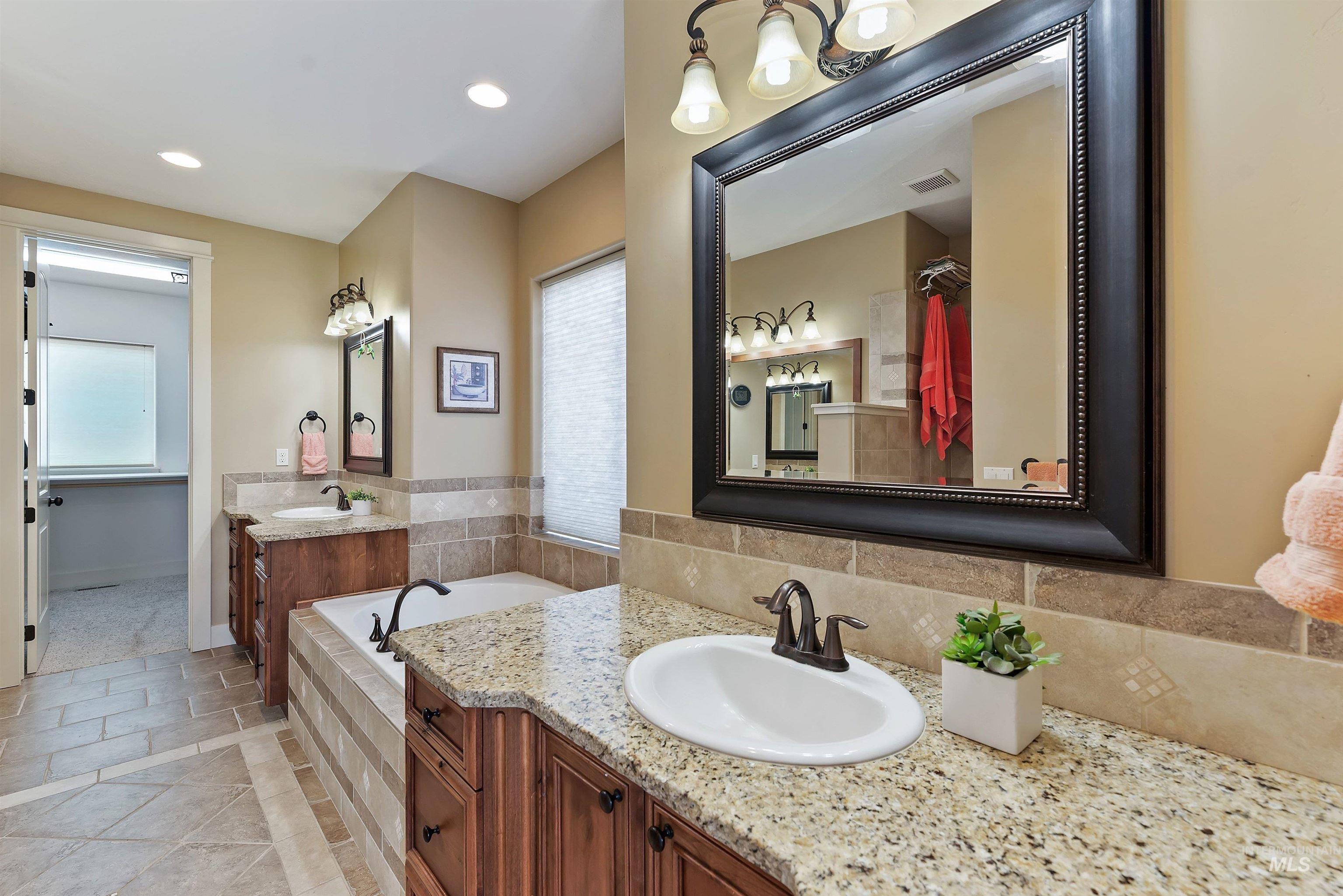 4026 W Deerpath Drive Property Photo 30