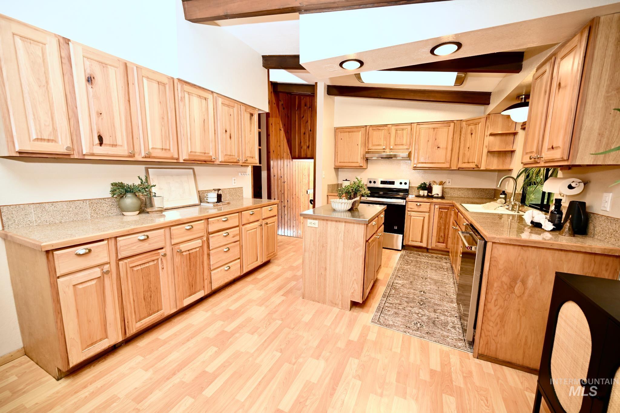 5541 N Samson Ave. Property Photo 10