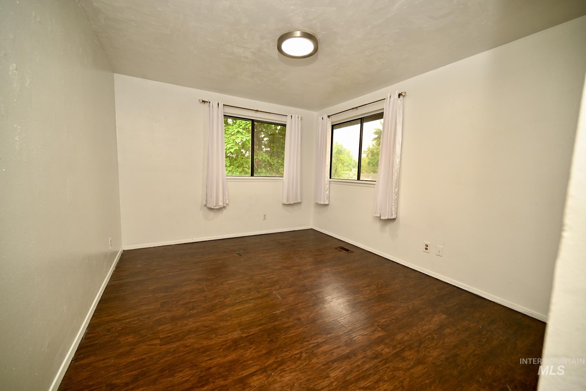 5541 N Samson Ave. Property Photo 23