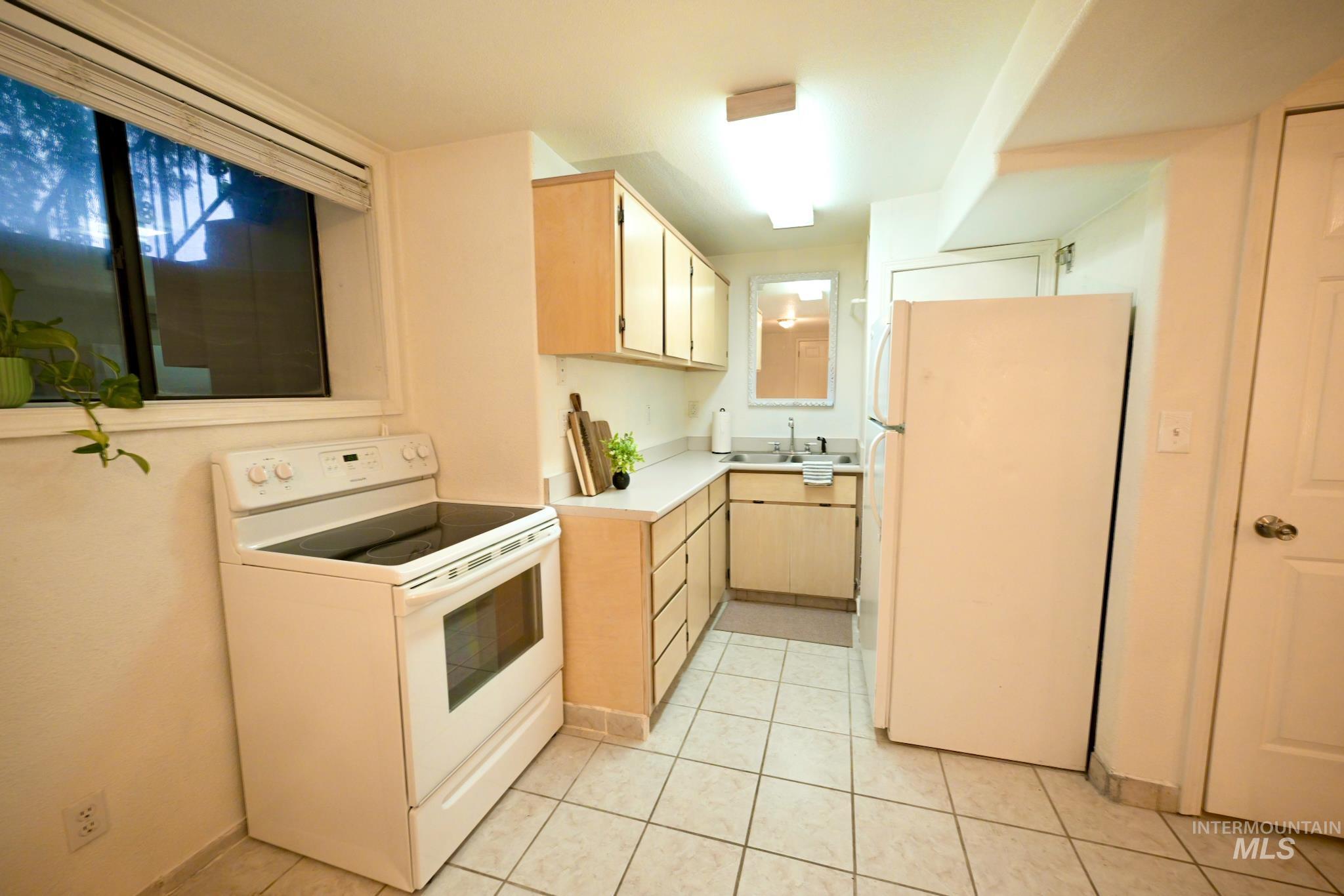 5541 N Samson Ave. Property Photo 29