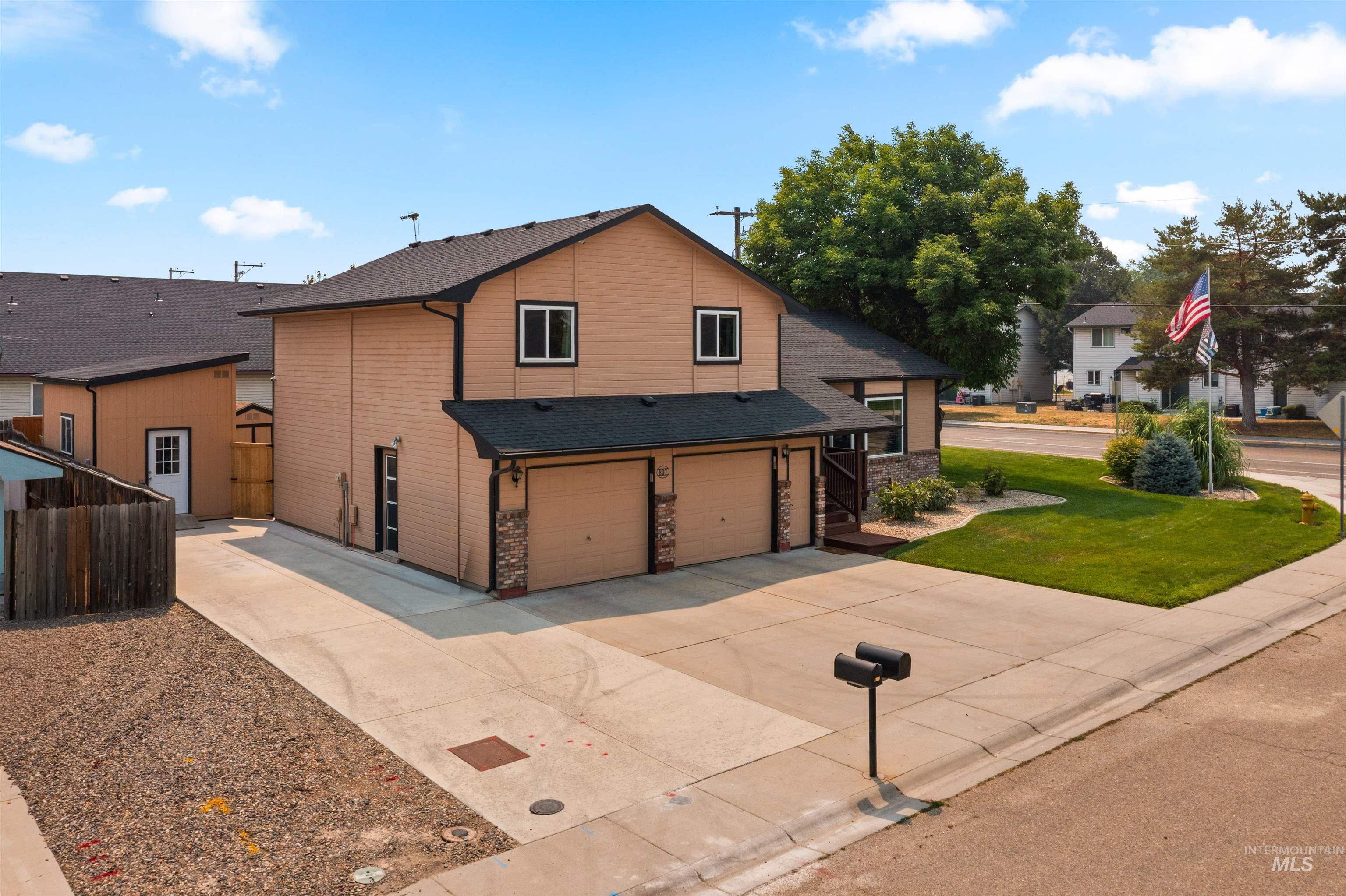 807 Sapphire Ct Property Photo 4