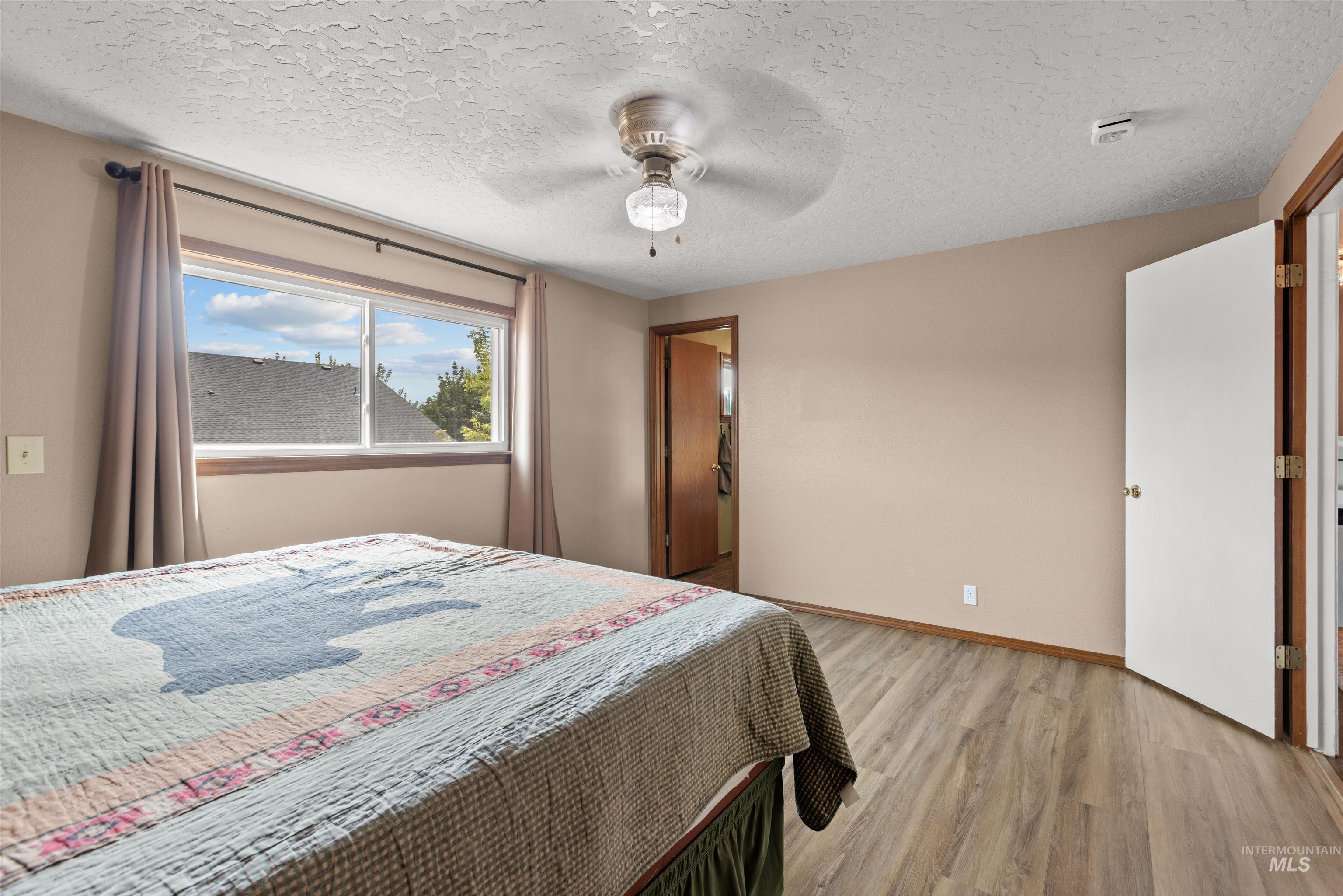 807 Sapphire Ct Property Photo 27