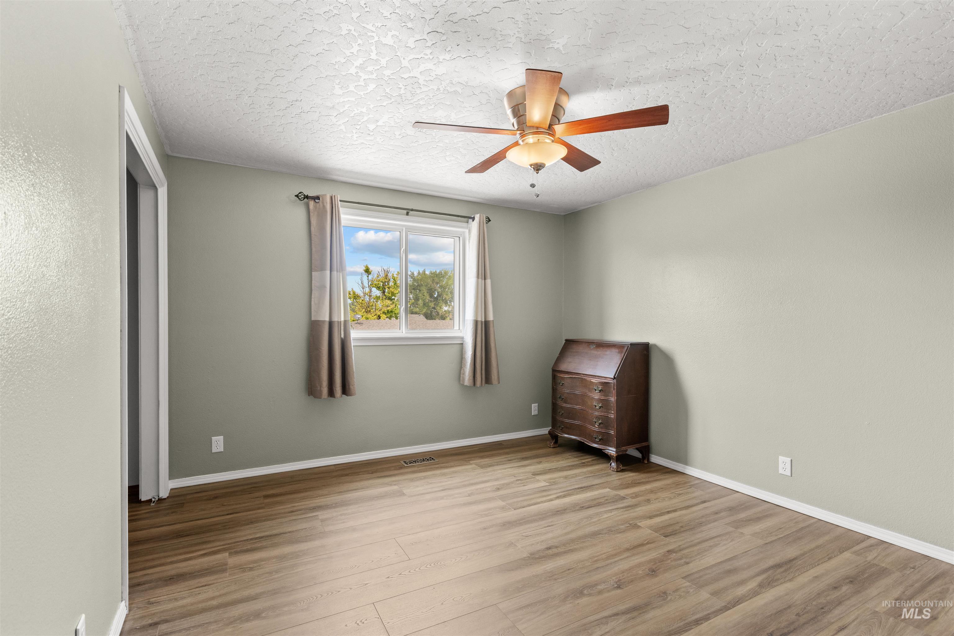 807 Sapphire Ct Property Photo 32