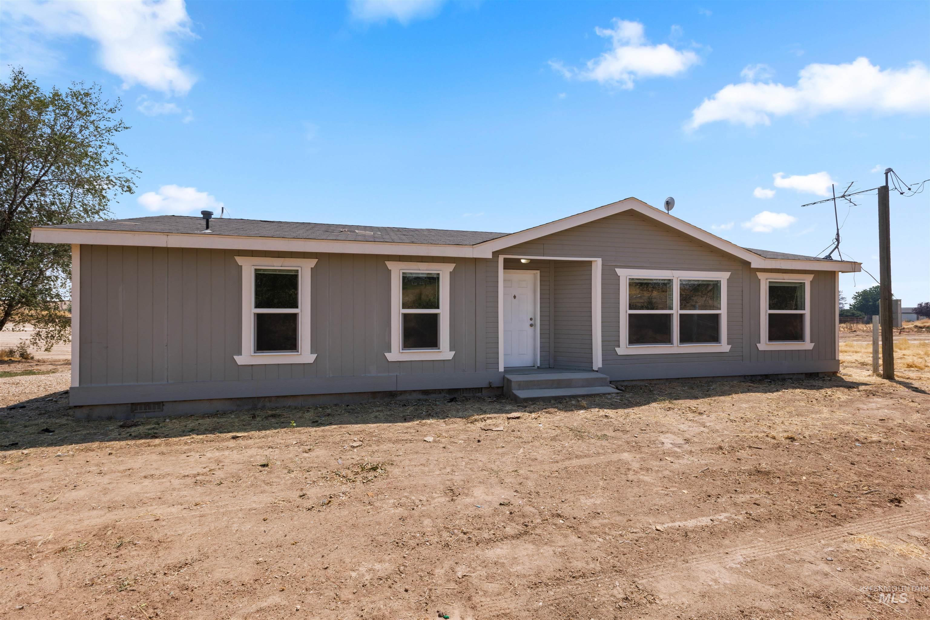 5860 El Paso Rd. Property Photo 1