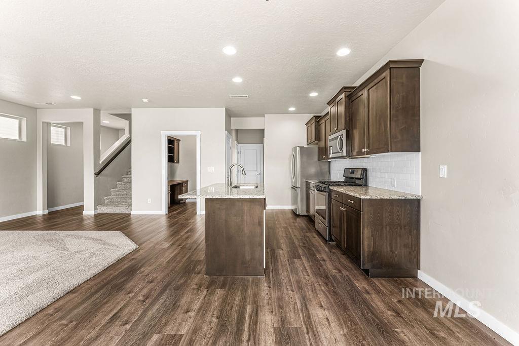 2193 S Hills Ave. Property Photo 12