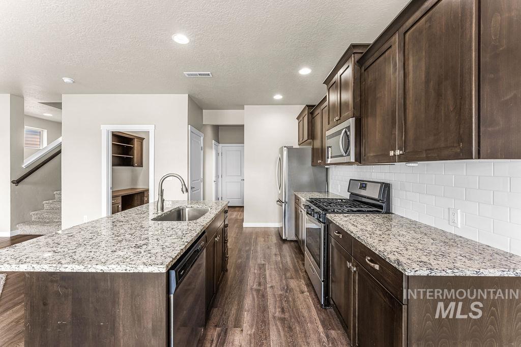 2193 S Hills Ave. Property Photo 14